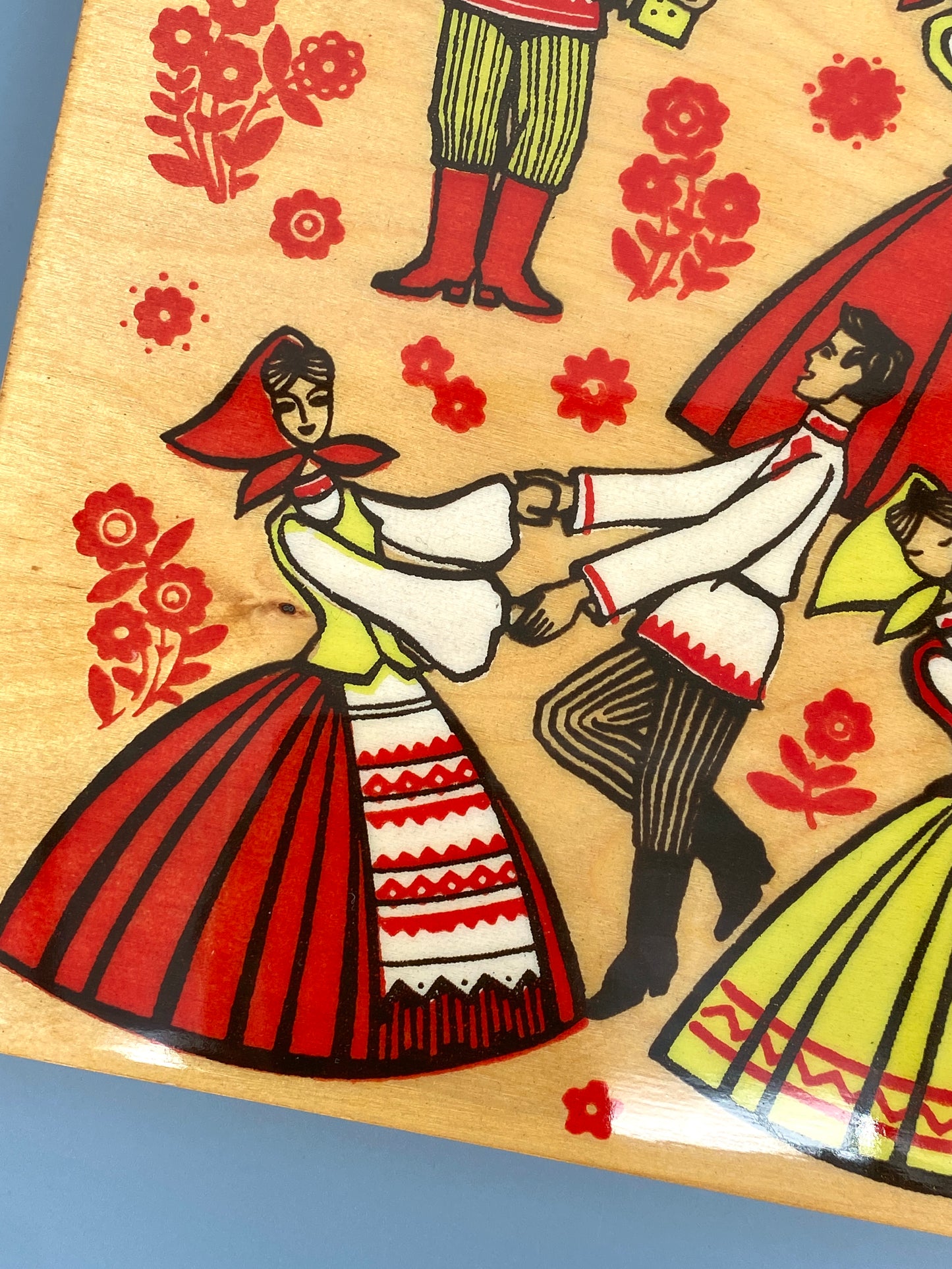 Wandbild, Holzplatte mit buntem Tanzfläche-Motiv, hergestellt in den UdSSR
