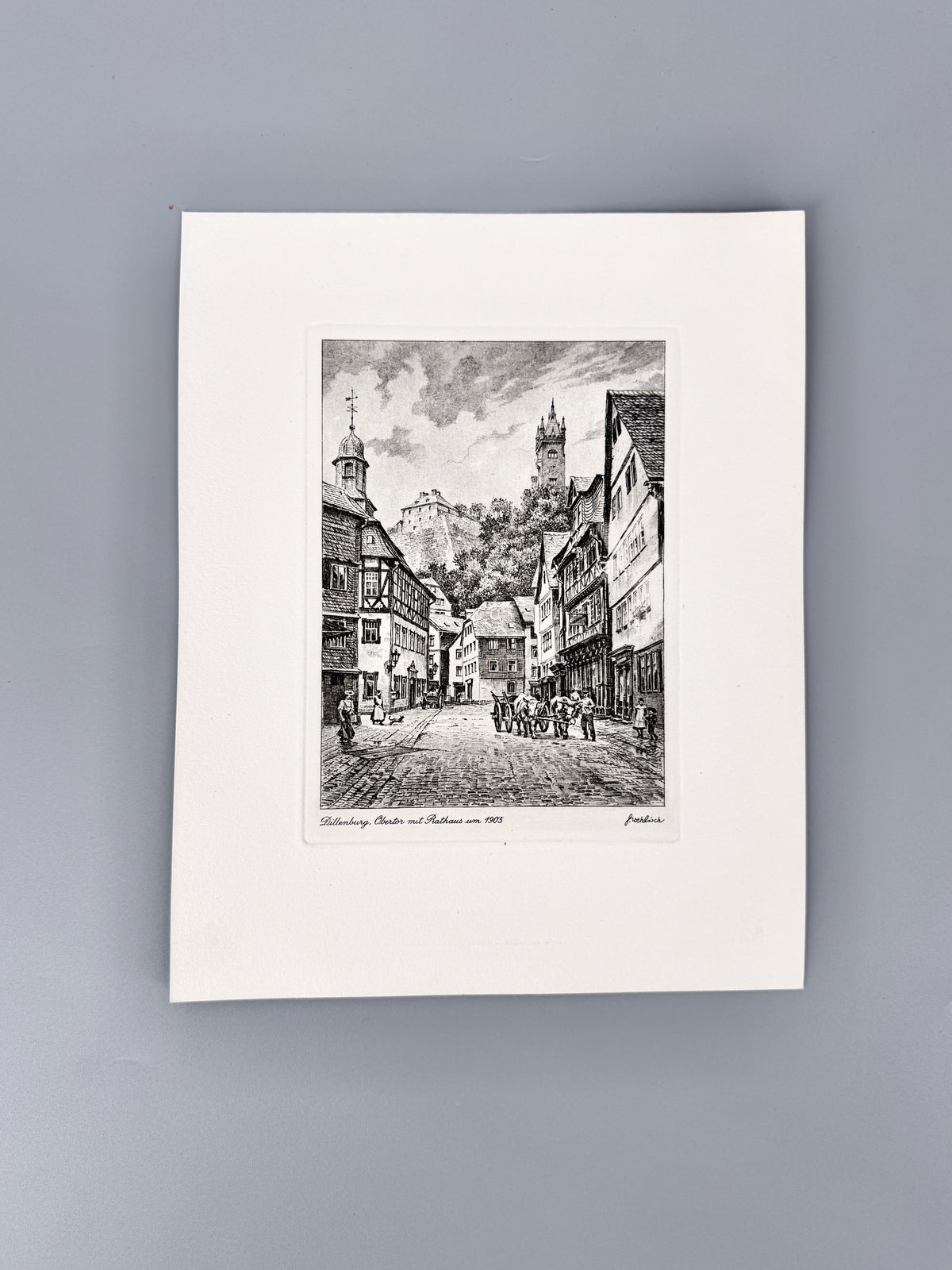 Obertor mit Rathaus, Dillenburg. Historische Radierung von Heinz Wehlisch