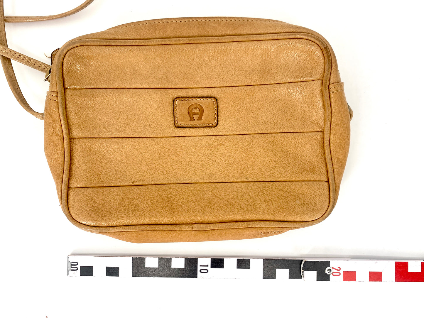Aigner Taschen-Konvolut 4x Mini, mit Staubbeutel