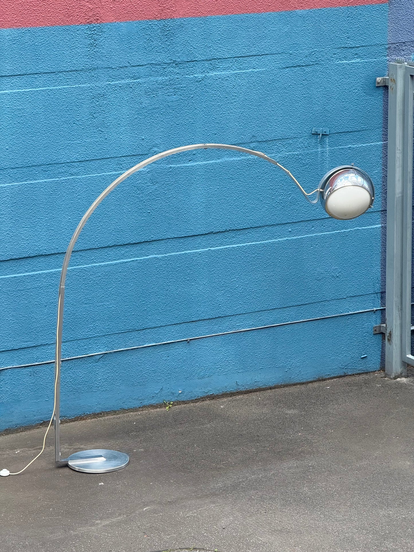 Einzigartige Eyeball-Bogenlampe, Space Age Design aus Italien, 1970er