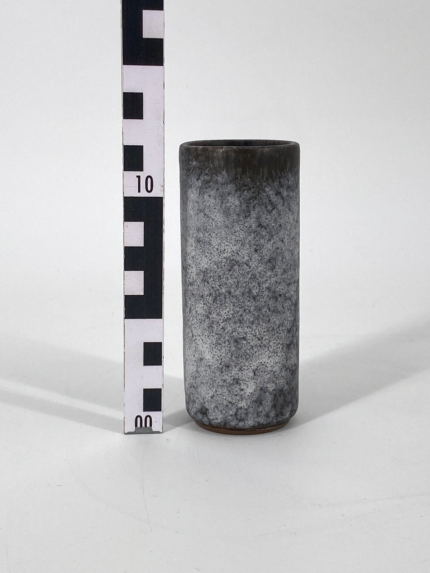 kleine zylindrische Studiokeramik Vase von Peter Delius, Hamelner Töpferei, 60er