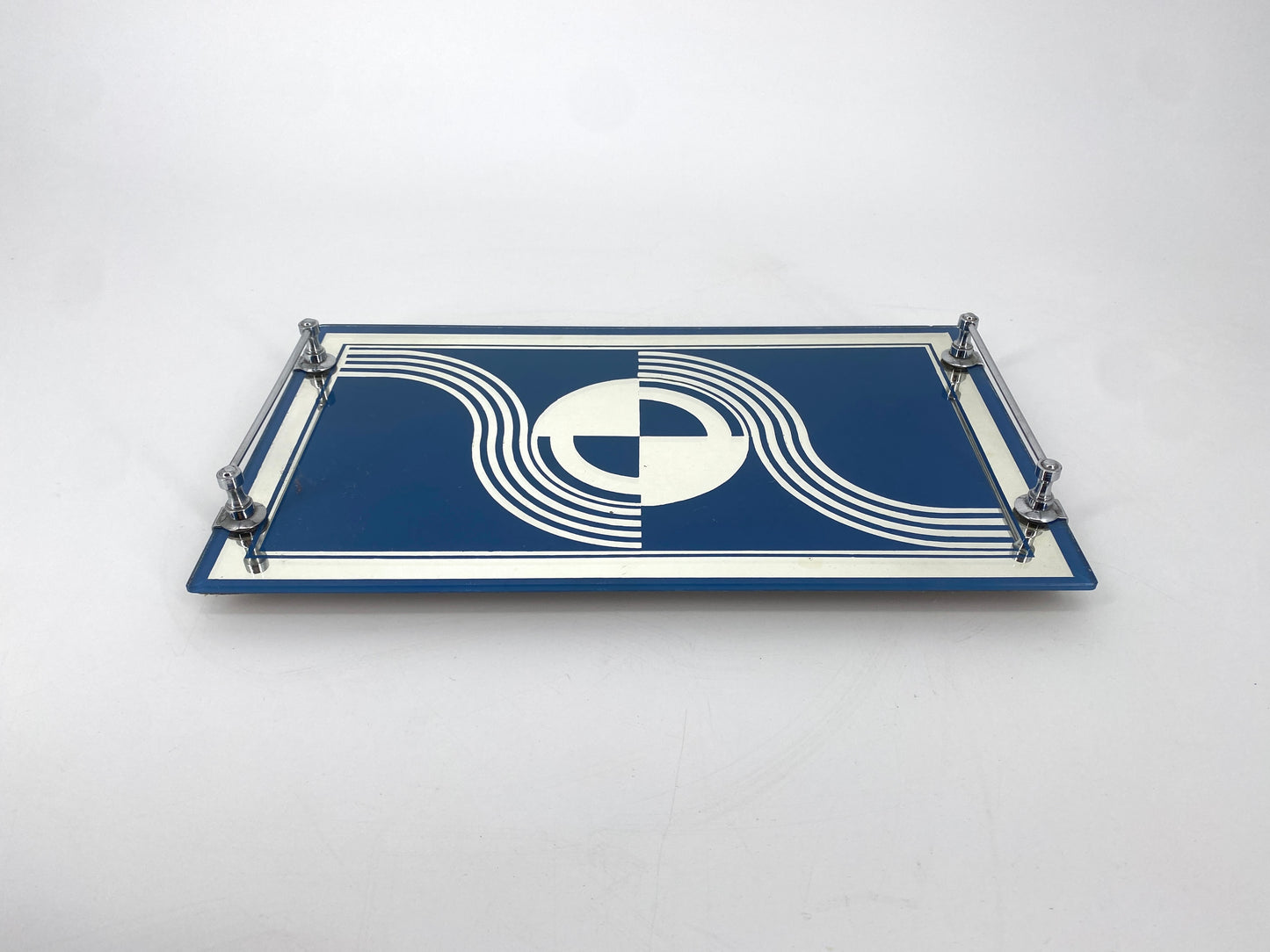 Art Deco Serviertablett mit blauem geometrischen Muster, verspiegeltes Glas, 30er