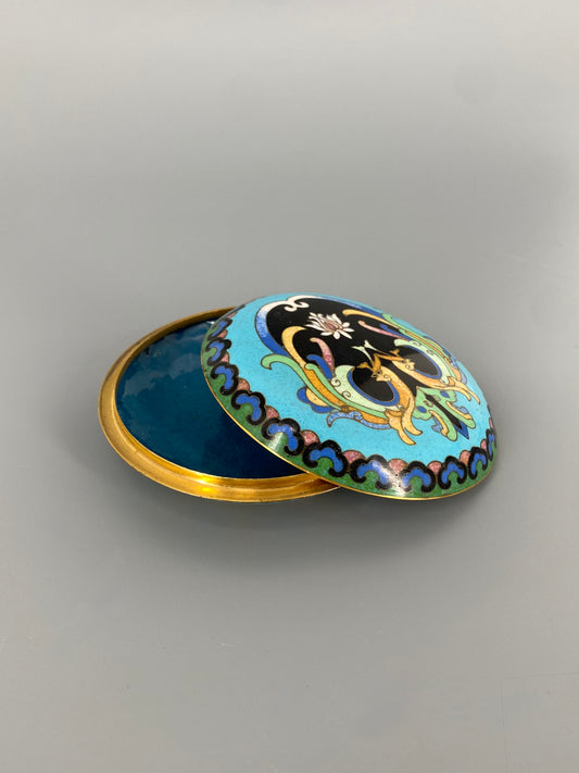 Cloisonné Döschen aus Messing, China, 19 Jh.