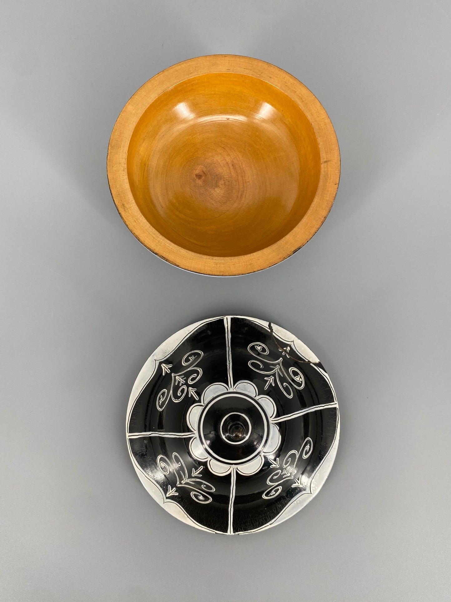 Konvolut aus handbemalten Holzdöschen, 19-20. Jh.