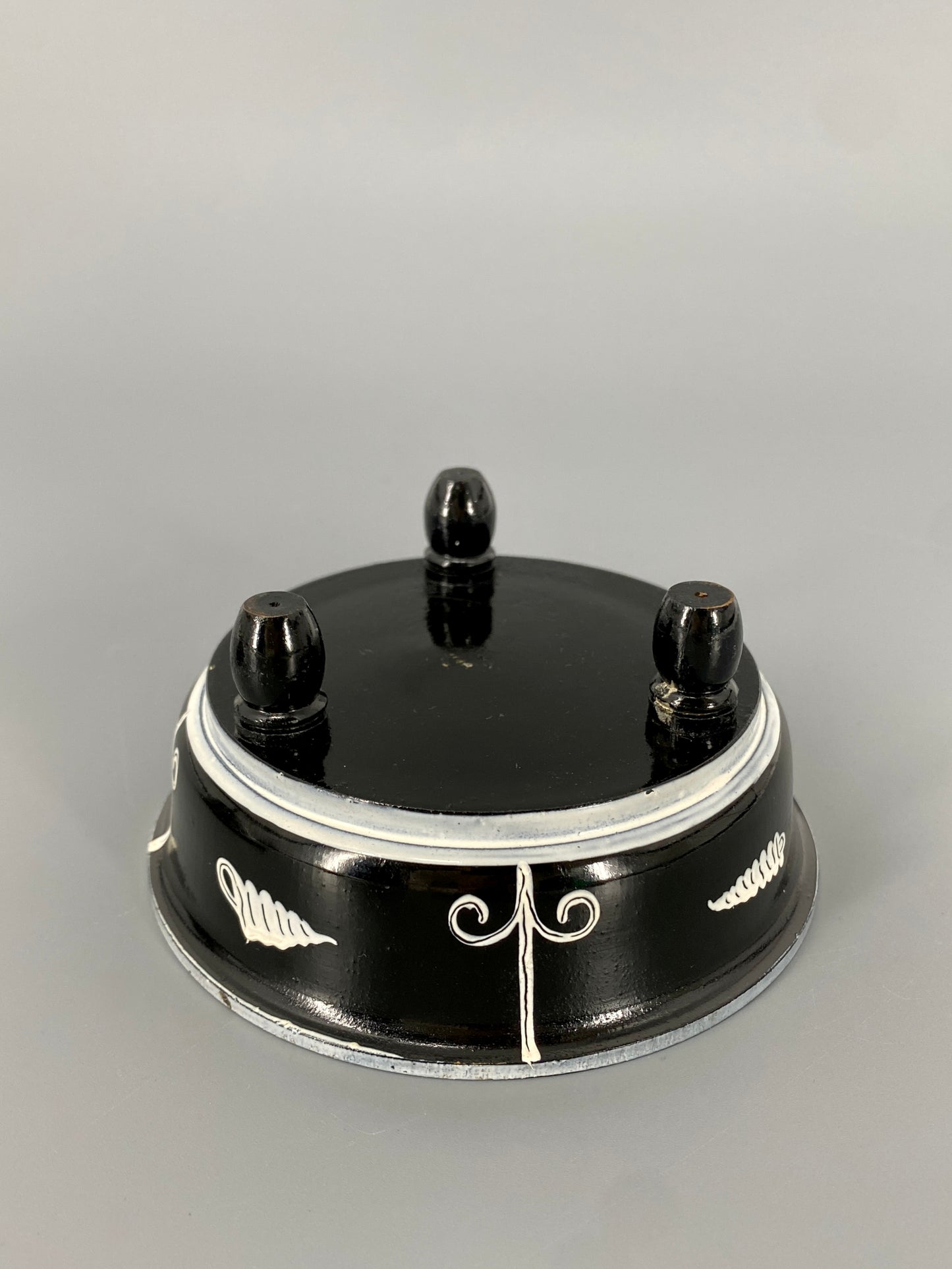 Konvolut aus handbemalten Holzdöschen, 19-20. Jh.