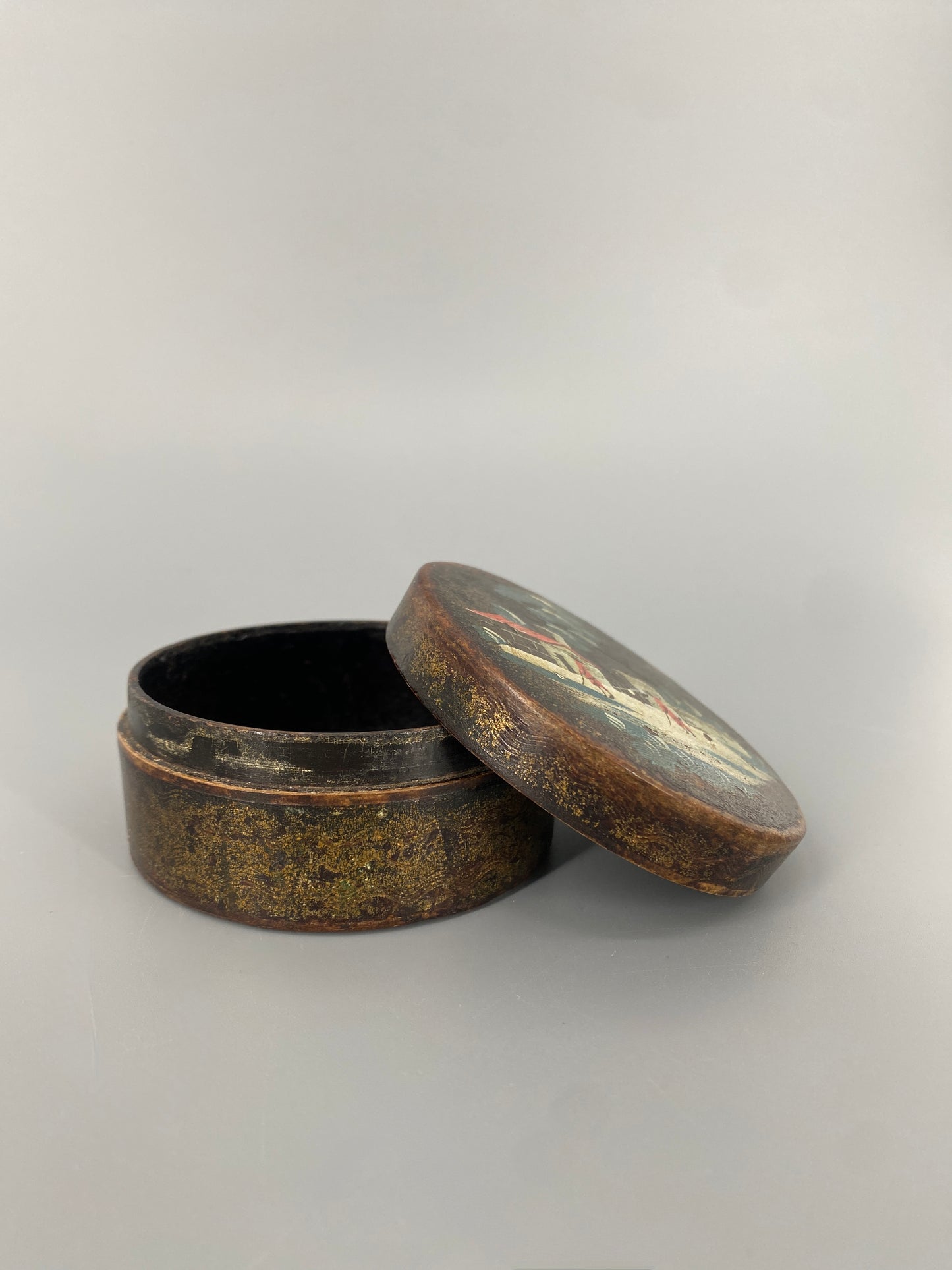 Konvolut aus handbemalten Holzdöschen, 19-20. Jh.