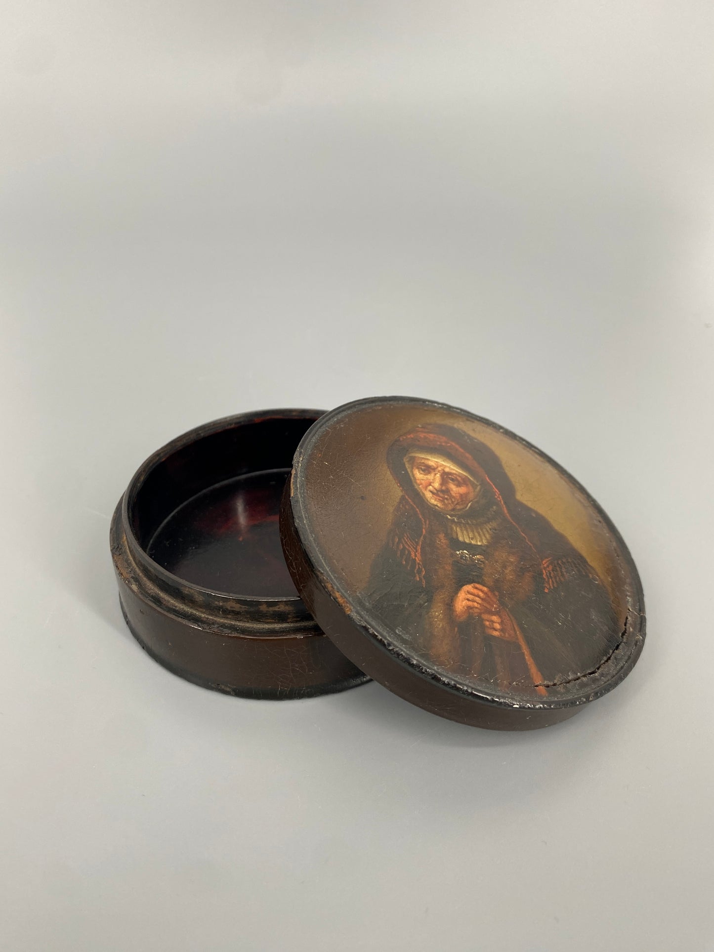 Konvolut aus handbemalten Holzdöschen, 19-20. Jh.