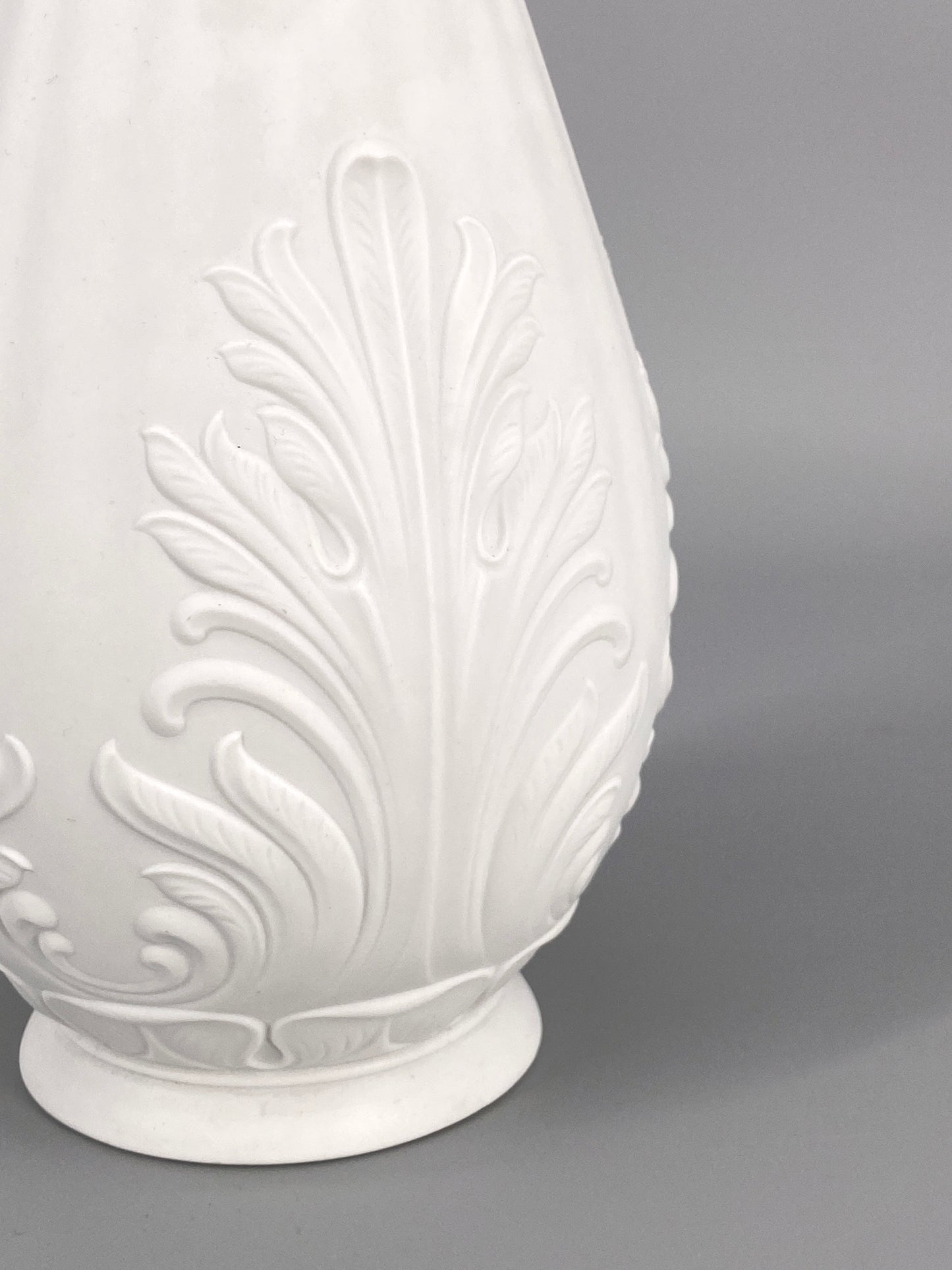 Blattrelief Vase aus Biskuitporzellan von Hutschenreuther, Deutschland, 60er