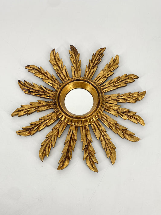 Kleiner Wandspiegel in Sonnenform