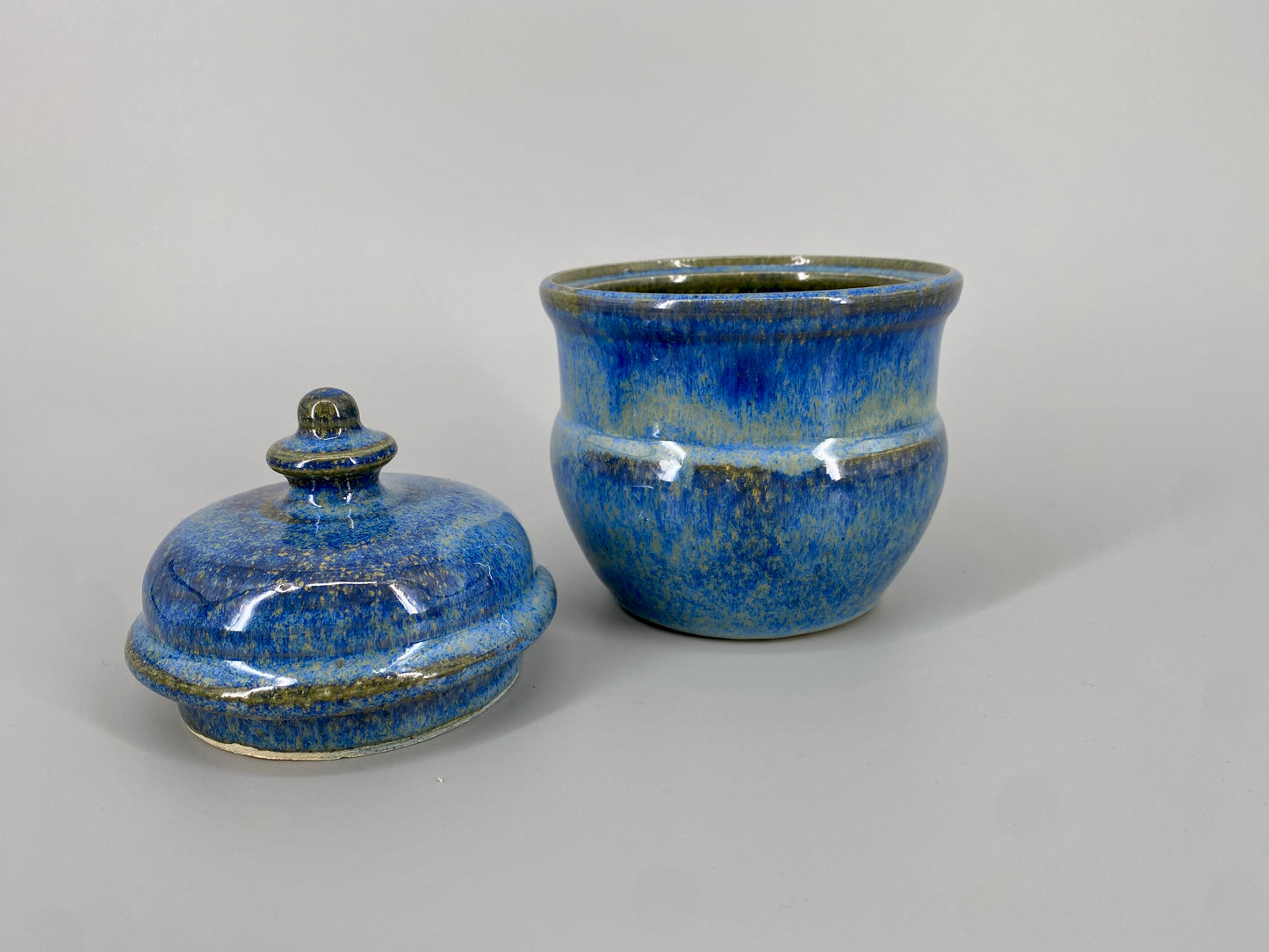 Set aus Studiokeramik: Dose, Krug, Schale, Deutschland, 1960/70er