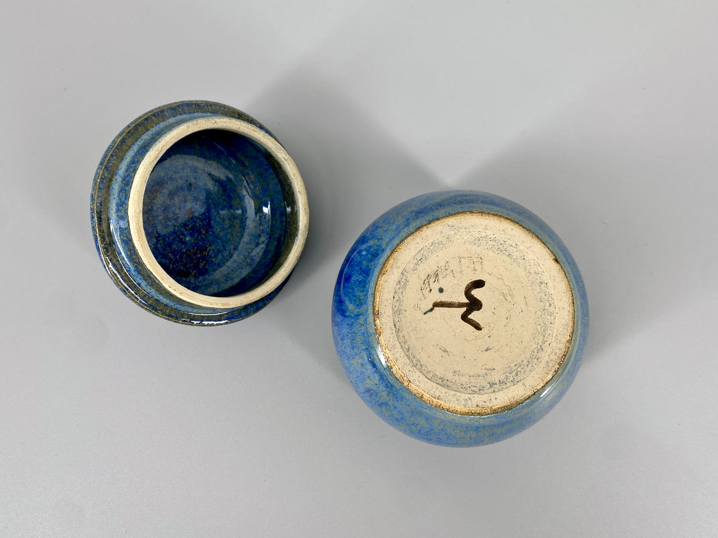Set aus Studiokeramik: Dose, Krug, Schale, Deutschland, 1960/70er