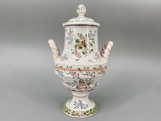 Florale Deckelvase im Rokoko-Stil, Frankreich, um 1900