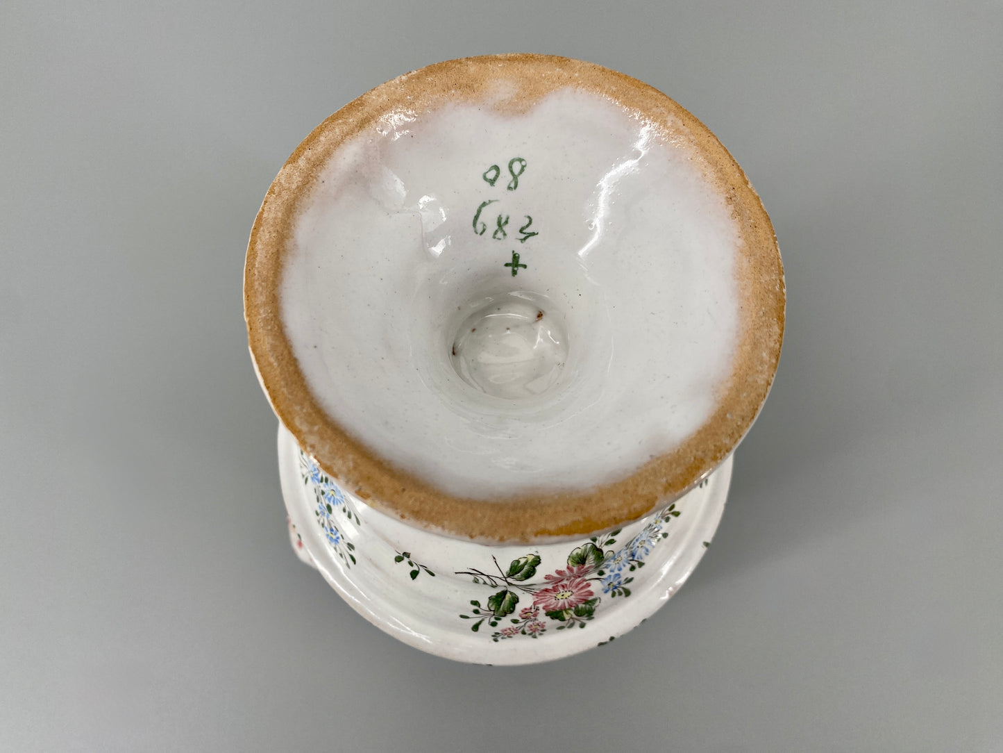 Florale Deckelvase im Rokoko-Stil, Frankreich, um 1900