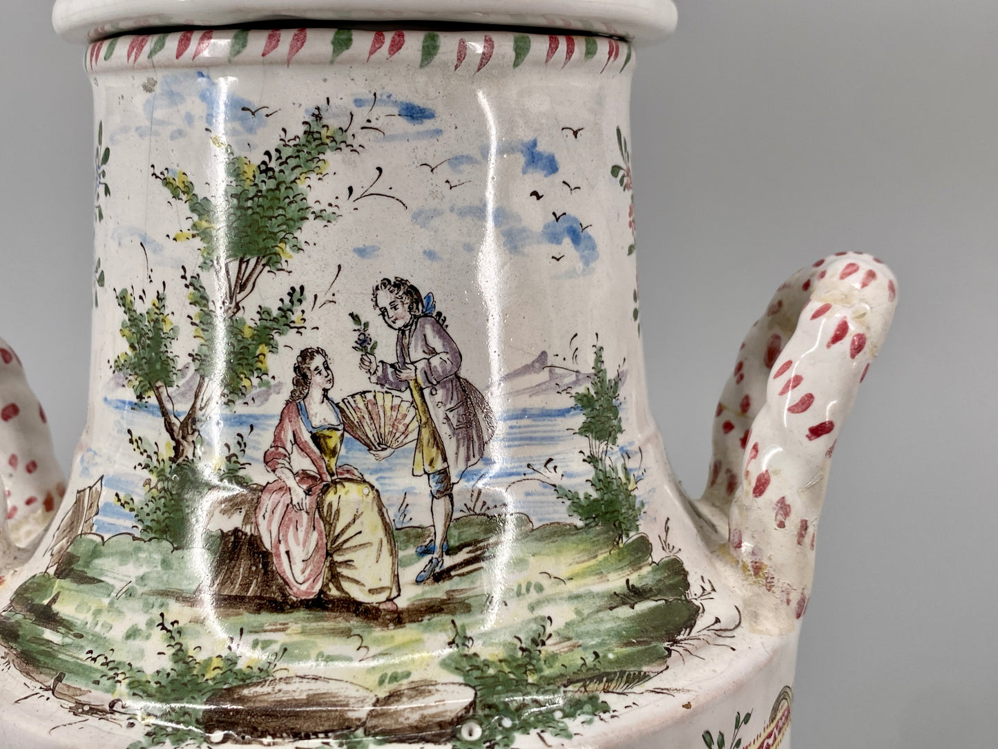 Florale Deckelvase im Rokoko-Stil, Frankreich, um 1900