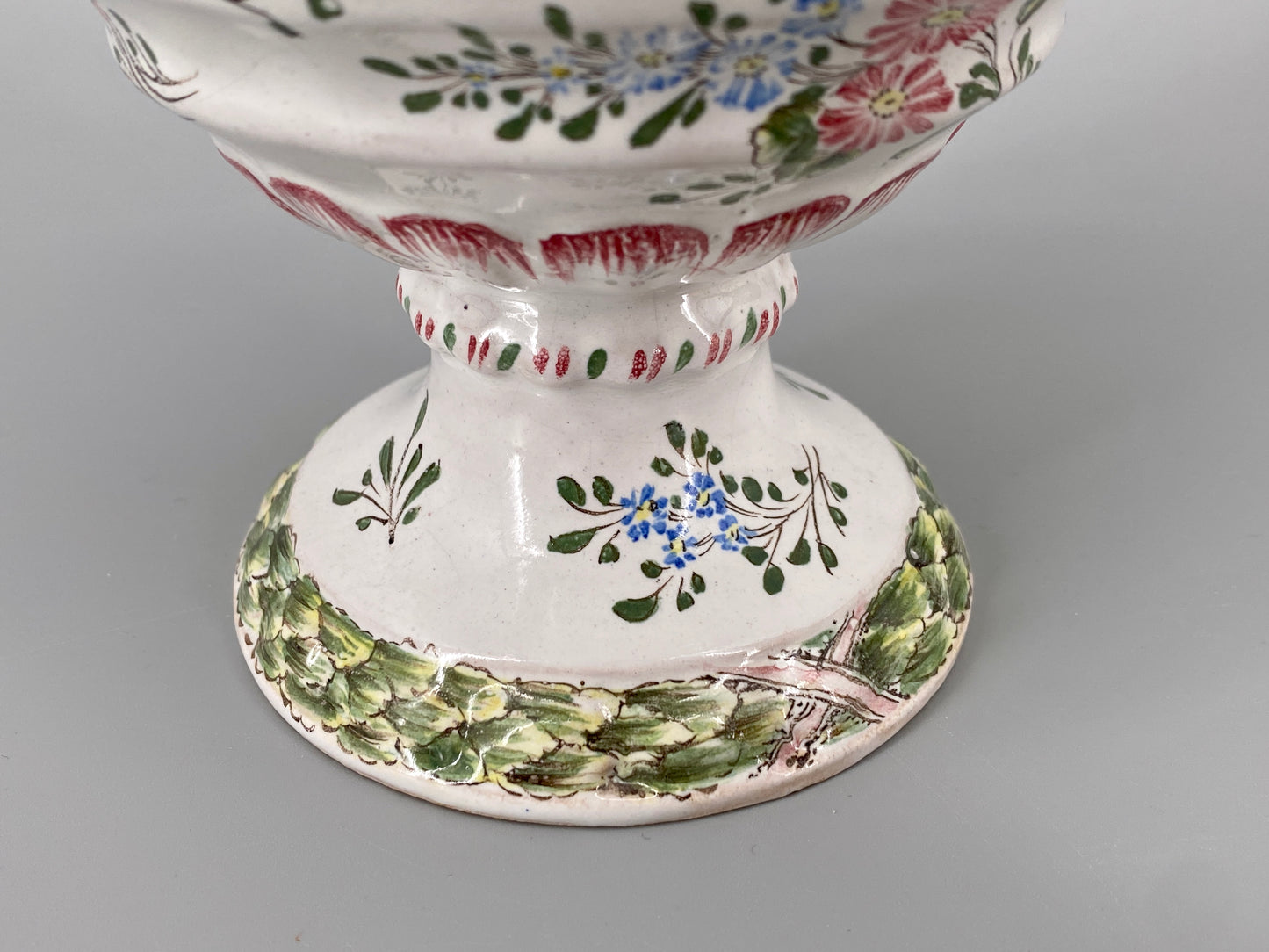 Florale Deckelvase im Rokoko-Stil, Frankreich, um 1900