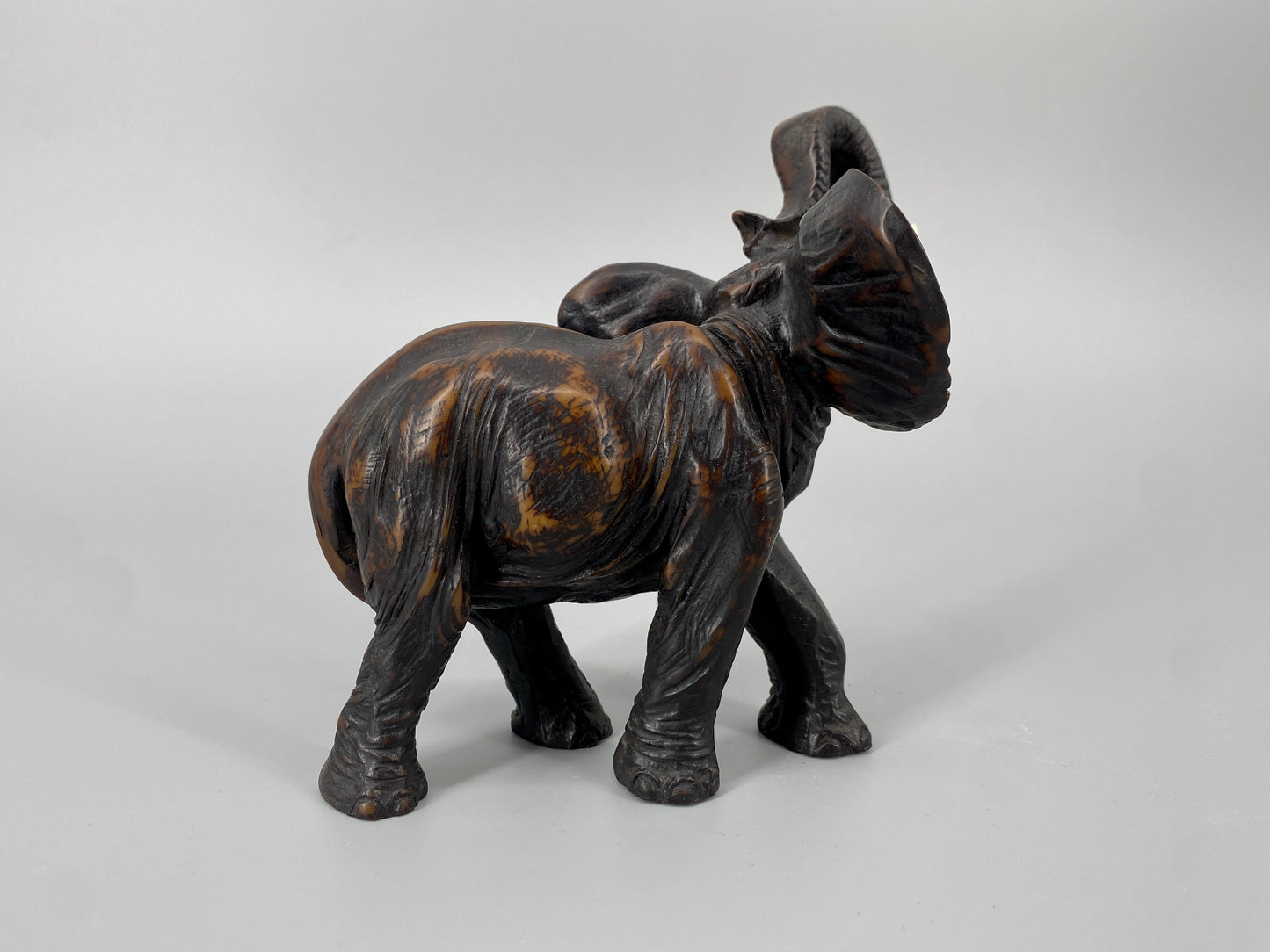 Elefantenfigur aus Kunstharz für Glück und Wohlstand, 1950er Jahre