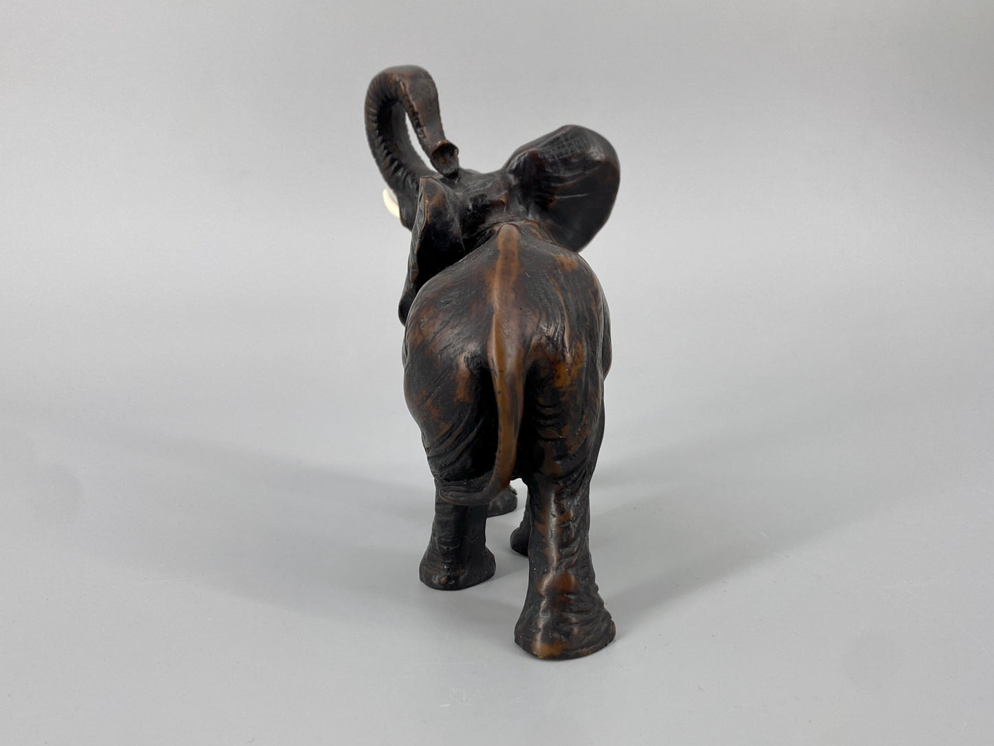 Elefantenfigur aus Kunstharz für Glück und Wohlstand, 1950er Jahre
