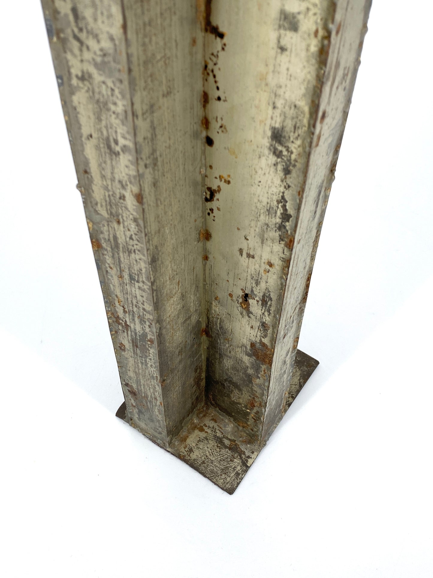 Brutalistische Skulptur aus Stahlblech eines unbekannten Künstlers