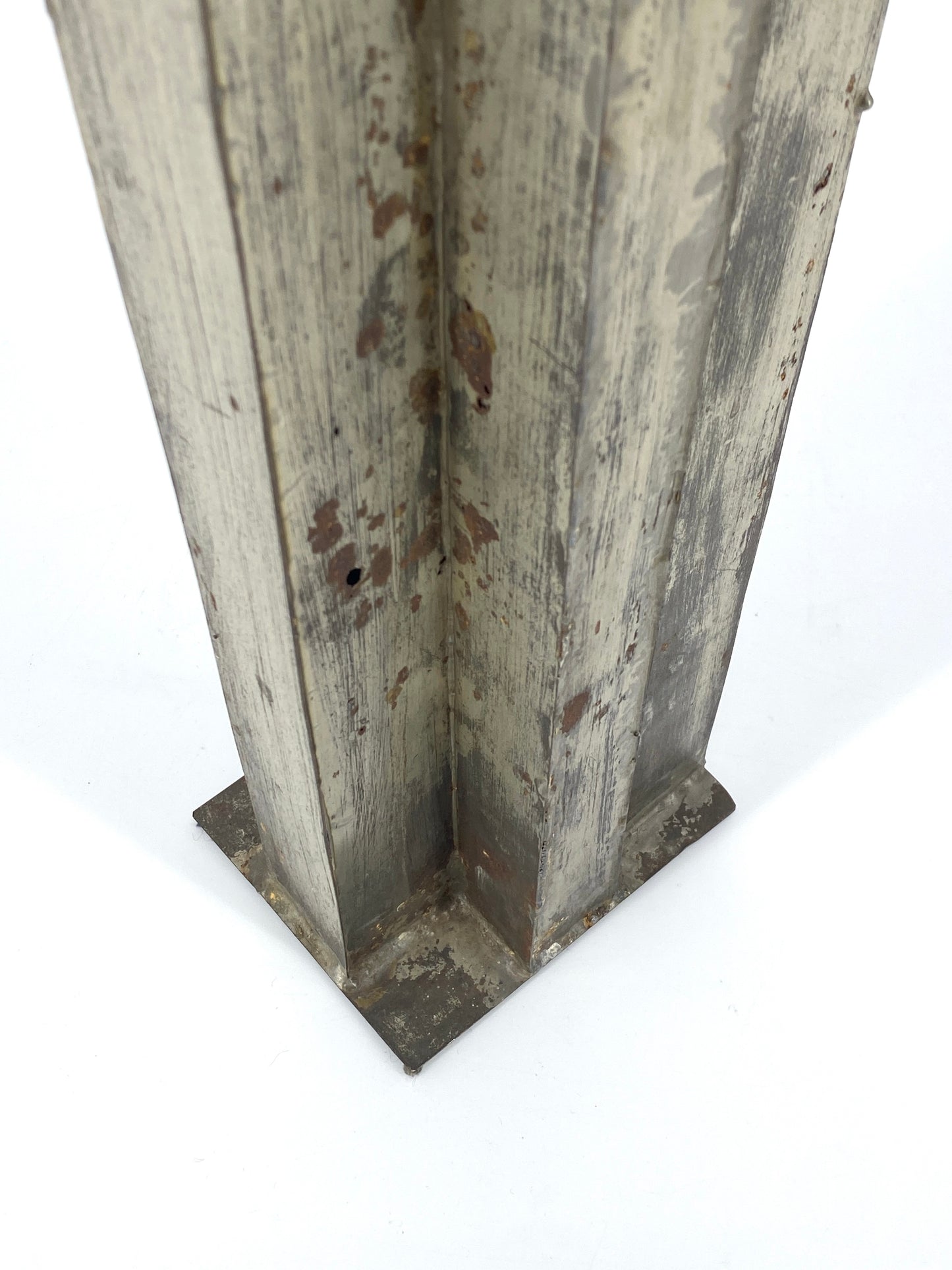 Brutalistische Skulptur aus Stahlblech eines unbekannten Künstlers