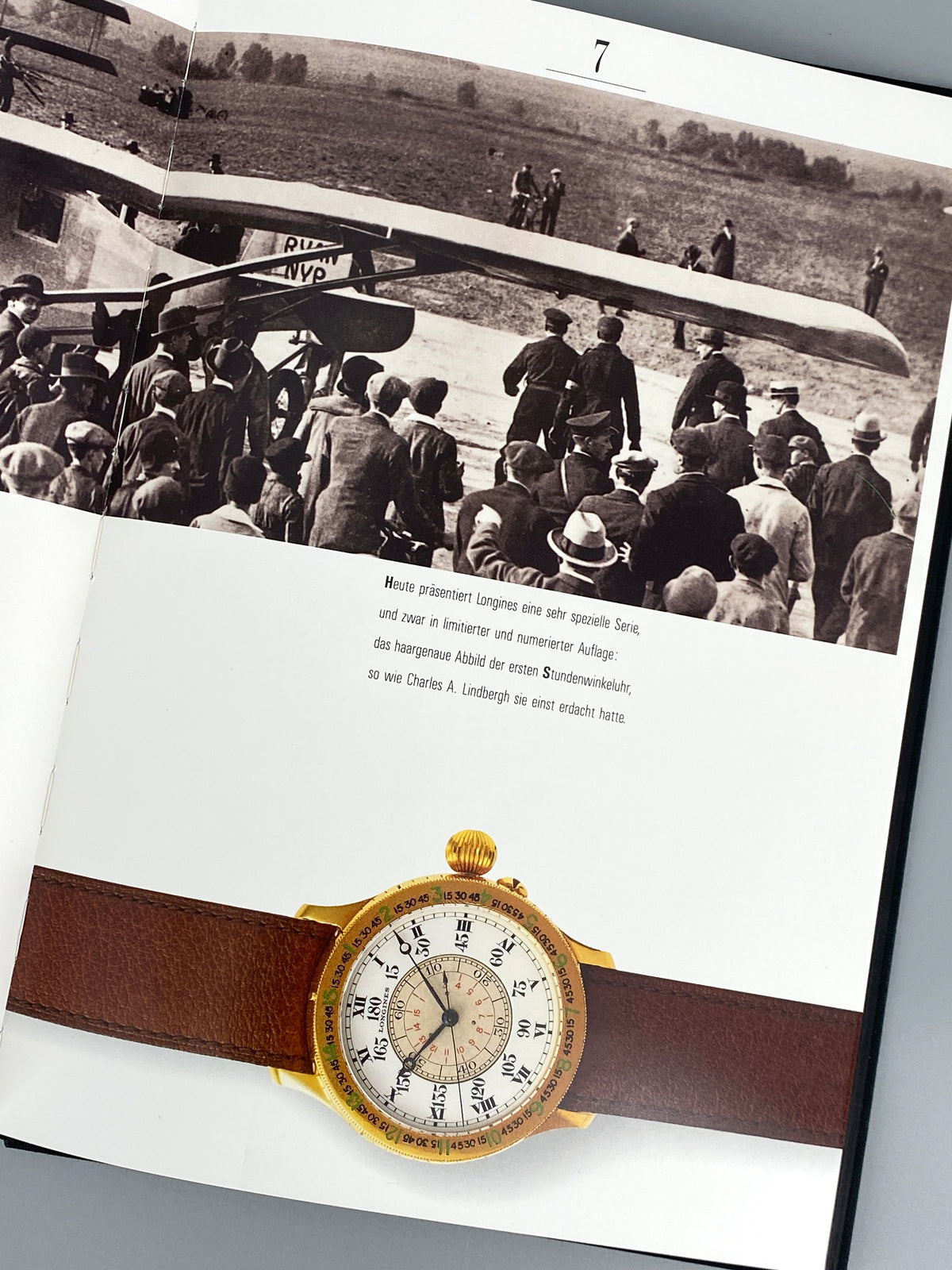 Stundenwinkeluhr von Longines, limitierte Sonderedition der Lindbergh-Kollektion mit einem Koffer, limitierte Flugzeugmodell aus Holz, Uhrenbox aus Holz, Buch von der Edition und ihren Papieren, inkl. Zertifikats
