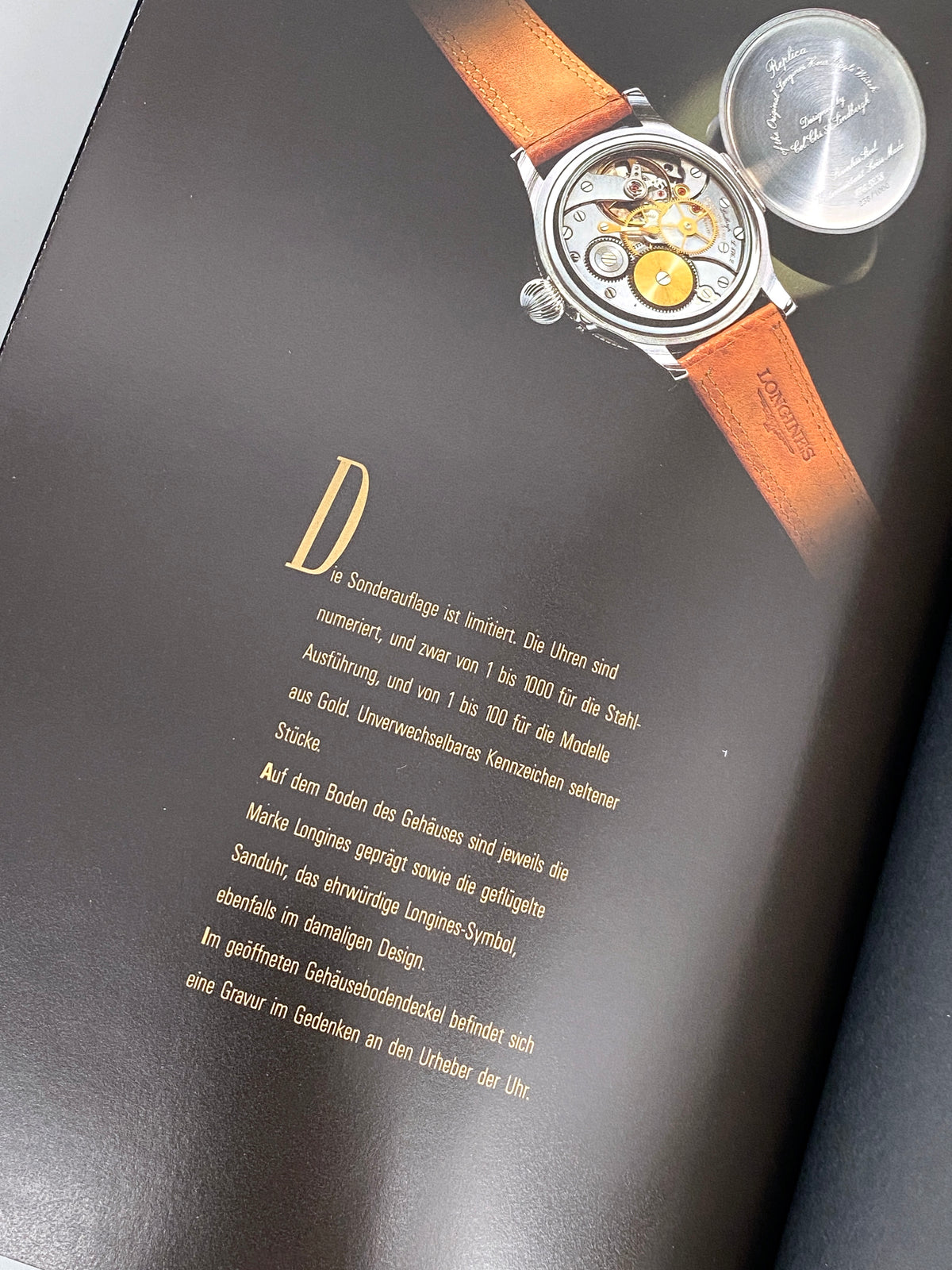 Stundenwinkeluhr von Longines, limitierte Sonderedition der Lindbergh-Kollektion mit einem Koffer, limitierte Flugzeugmodell aus Holz, Uhrenbox aus Holz, Buch von der Edition und ihren Papieren, inkl. Zertifikats