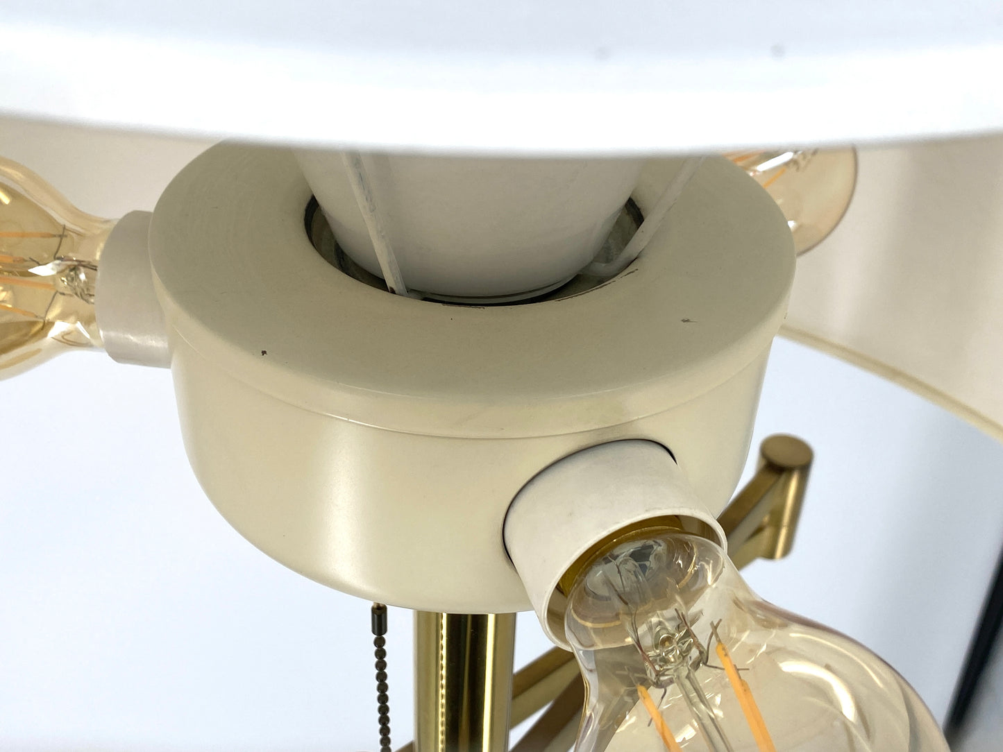 Dimmbare Stehlampe / Leselampe / Schwenkomat in Messingoptik mit Stoffschirm