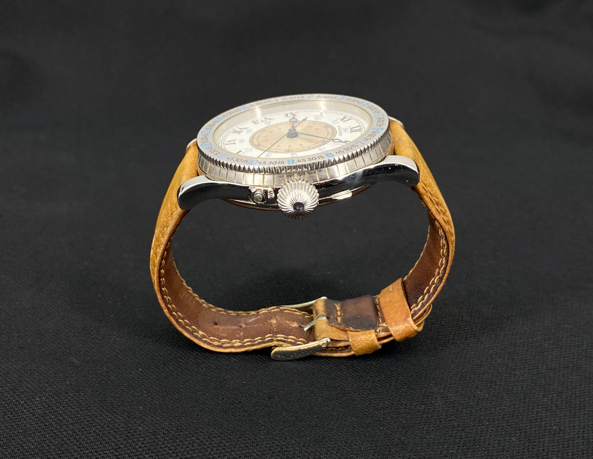Stundenwinkeluhr von Longines, limitierte Sonderedition der Lindbergh-Kollektion mit einem Koffer, limitierte Flugzeugmodell aus Holz, Uhrenbox aus Holz, Buch von der Edition und ihren Papieren, inkl. Zertifikats