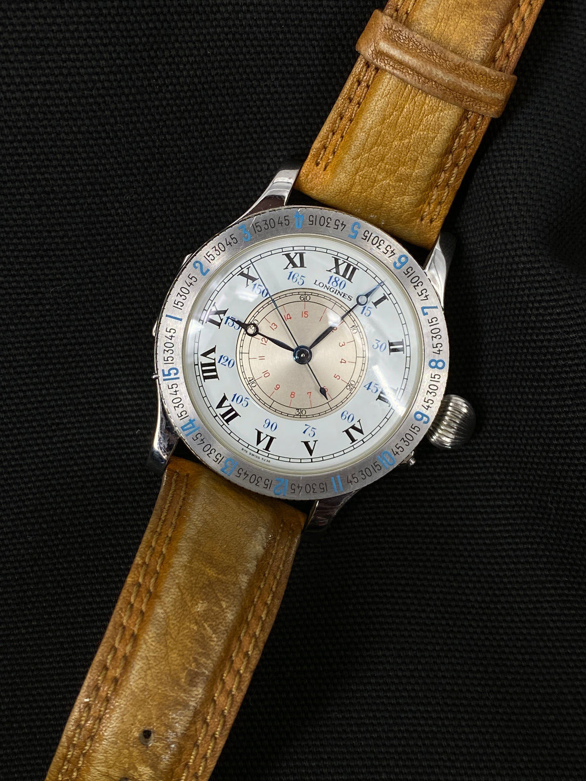 Stundenwinkeluhr von Longines, limitierte Sonderedition der Lindbergh-Kollektion mit einem Koffer, limitierte Flugzeugmodell aus Holz, Uhrenbox aus Holz, Buch von der Edition und ihren Papieren, inkl. Zertifikats