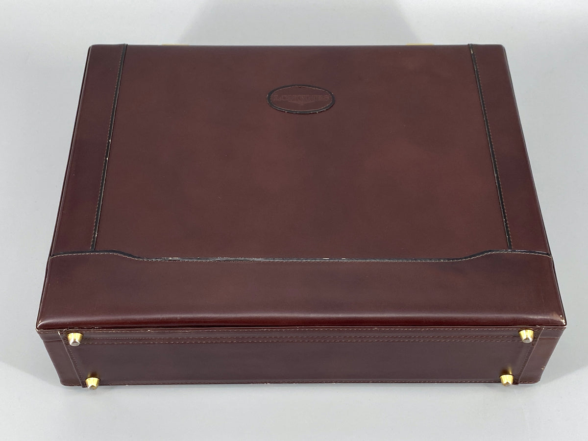Stundenwinkeluhr von Longines, limitierte Sonderedition der Lindbergh-Kollektion mit einem Koffer, limitierte Flugzeugmodell aus Holz, Uhrenbox aus Holz, Buch von der Edition und ihren Papieren, inkl. Zertifikats