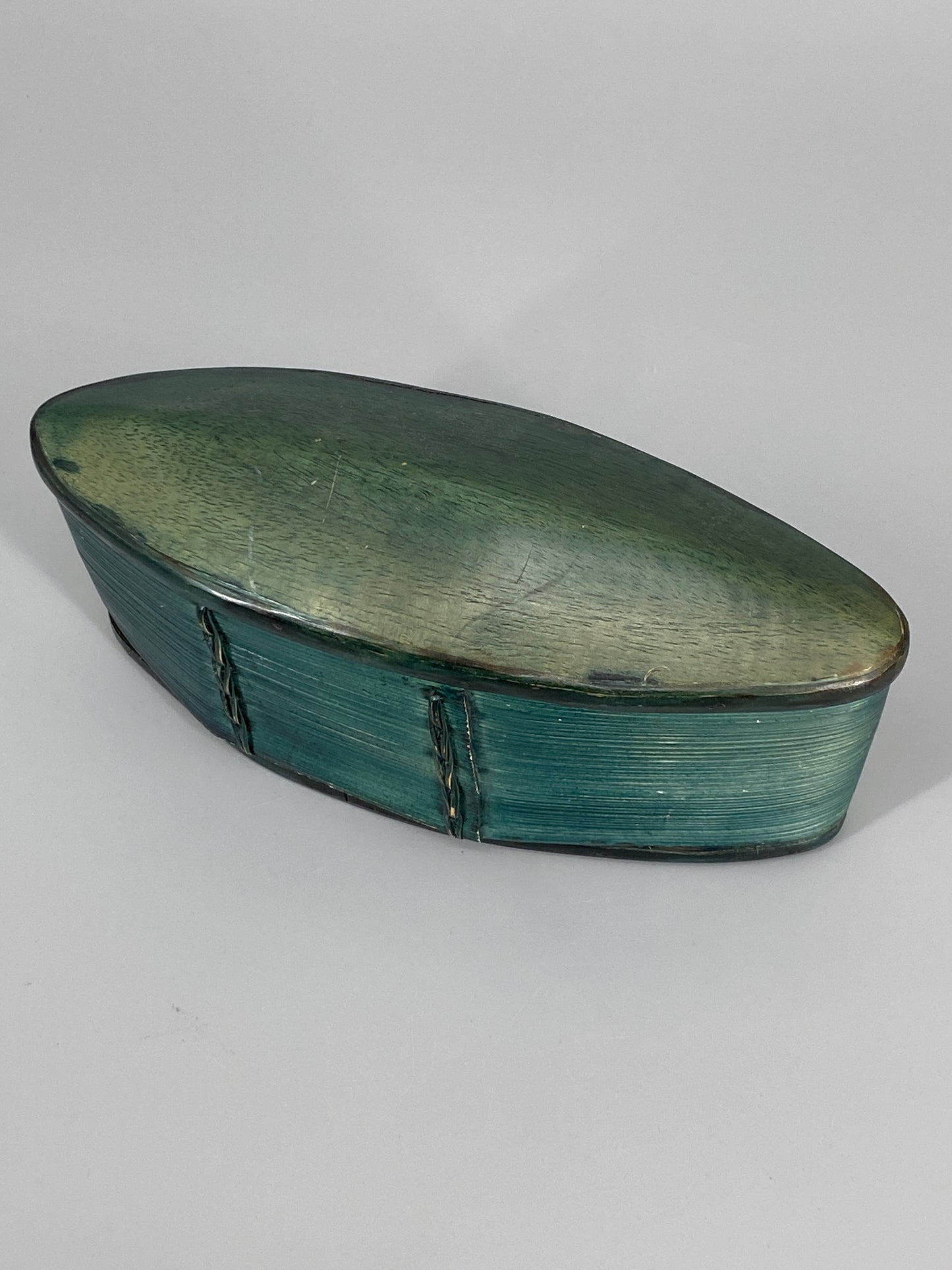 antike, ovale Schatulle aus gebogenem Holz, Schweden, 19. Jhd