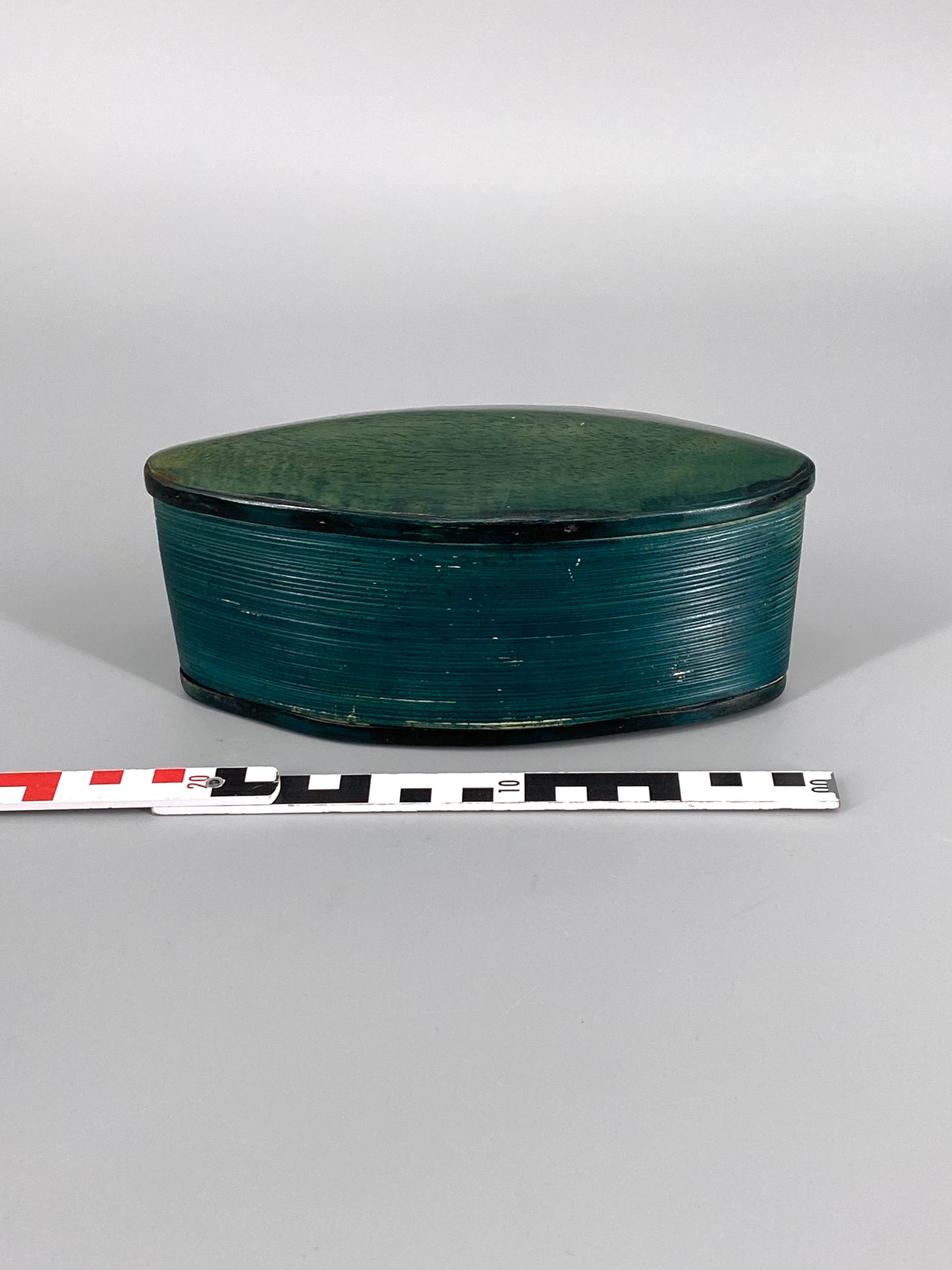 antike, ovale Schatulle aus gebogenem Holz, Schweden, 19. Jhd