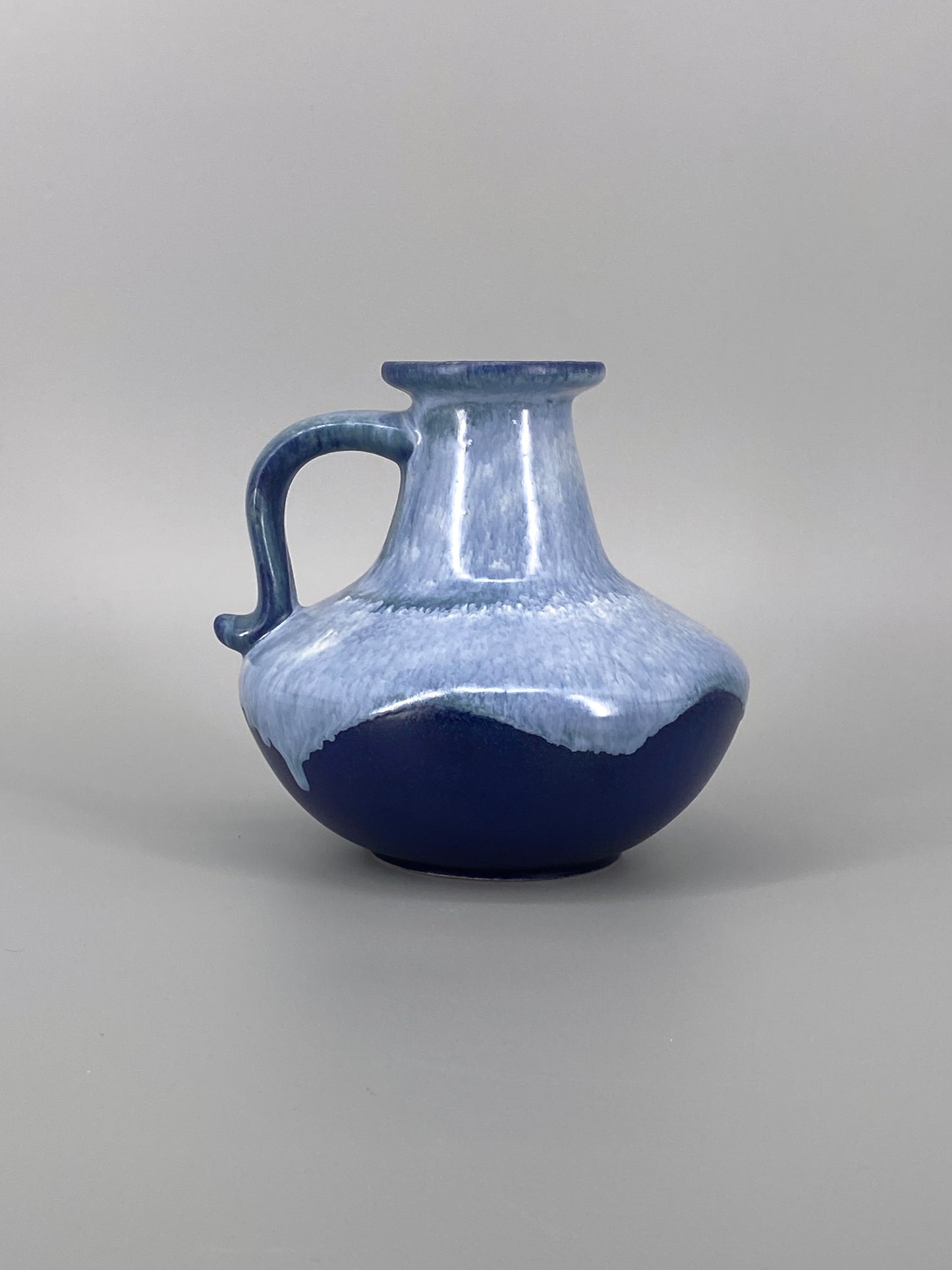 Blaue Vase mit Fat Lava Glasur, mit Henkel, West-Deutschland, 1970er