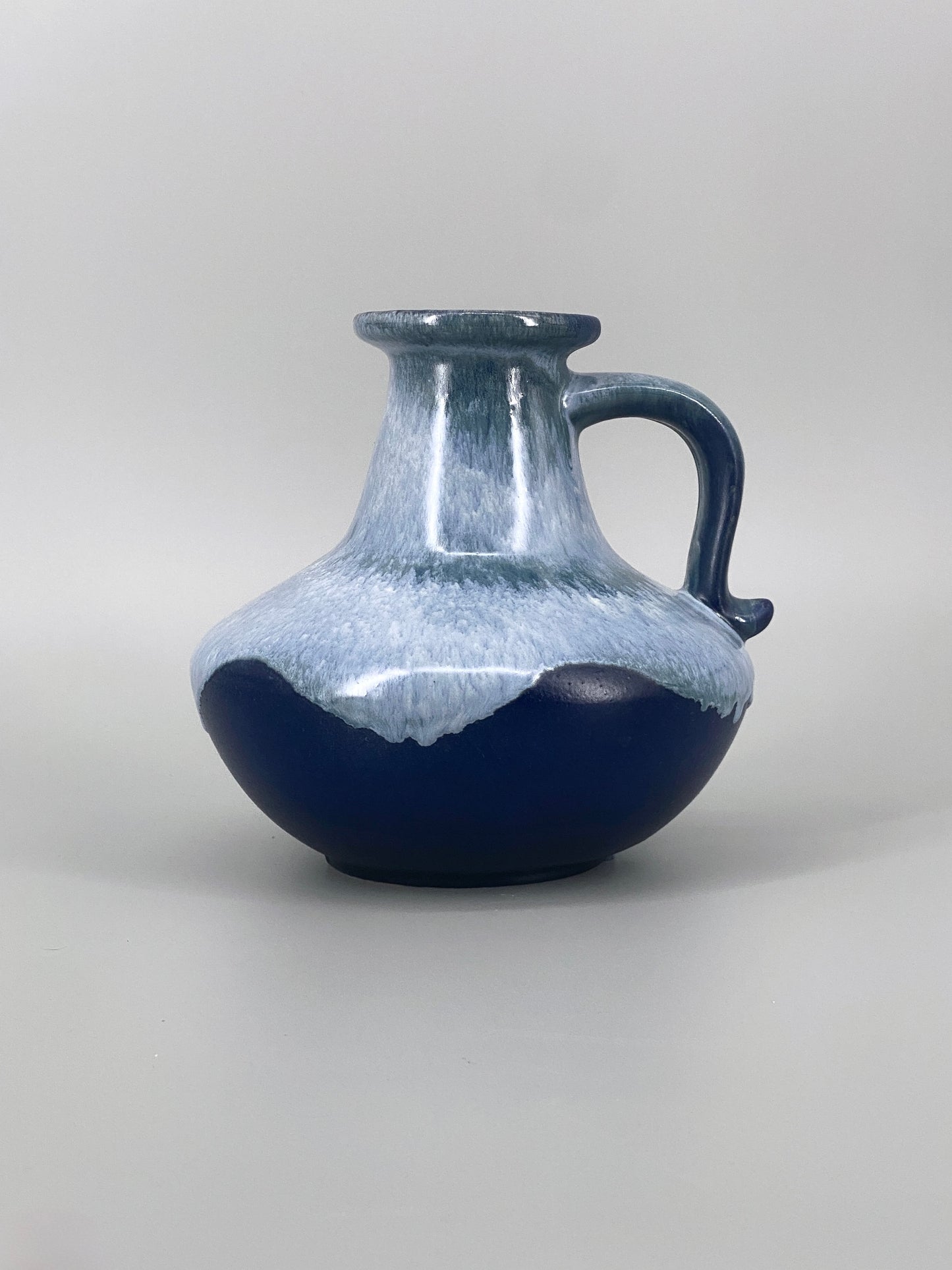 Blaue Vase mit Fat Lava Glasur, mit Henkel, West-Deutschland, 1970er
