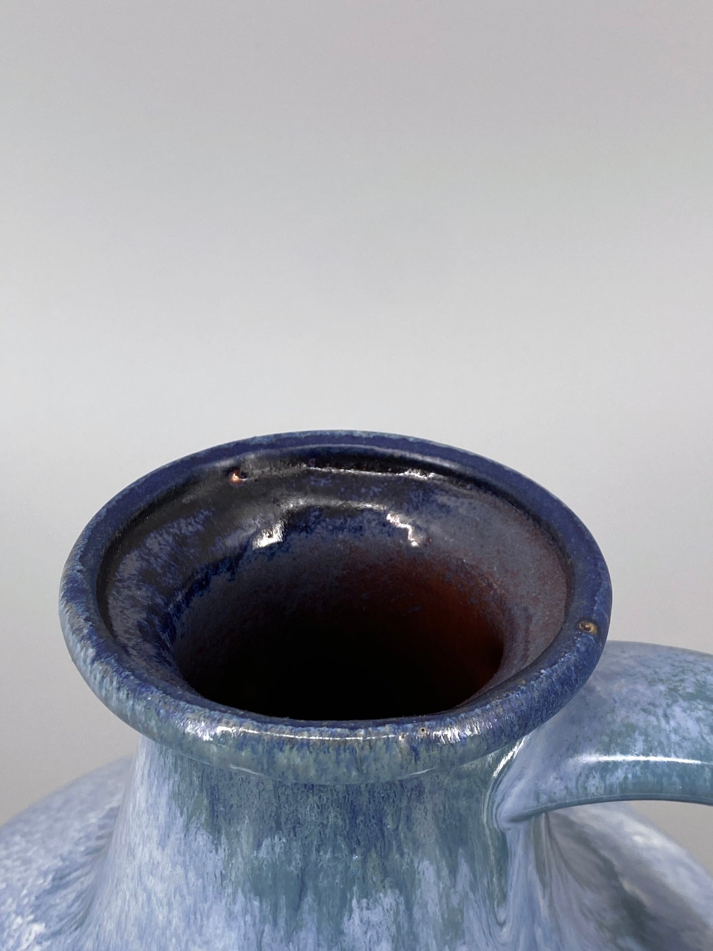 Blaue Vase mit Fat Lava Glasur, mit Henkel, West-Deutschland, 1970er