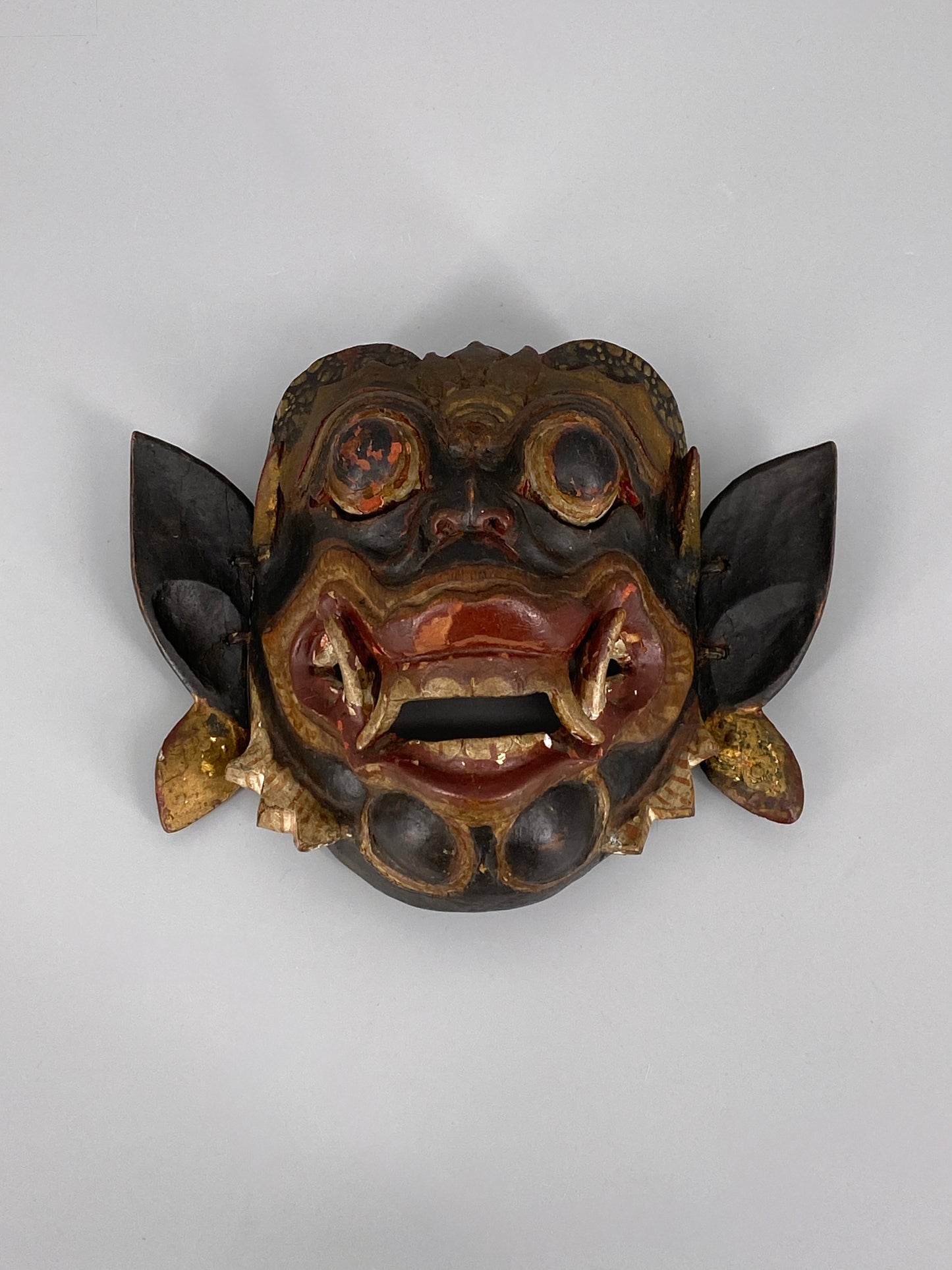 Balinesische Ravana Rakshasa Dämonen Holzmaske, Indonesien, 20. Jhd.