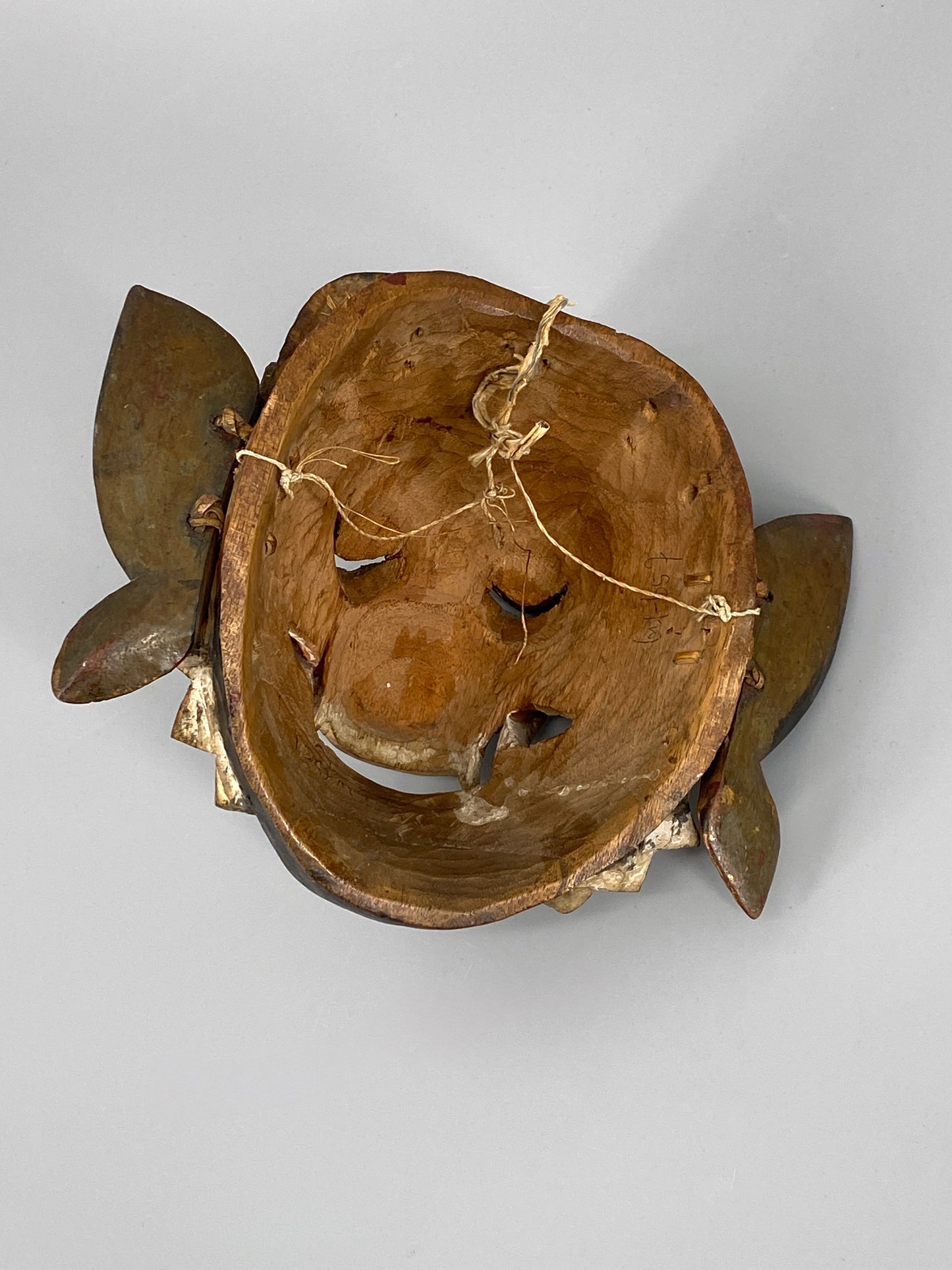 Balinesische Ravana Rakshasa Dämonen Holzmaske, Indonesien, 20. Jhd.