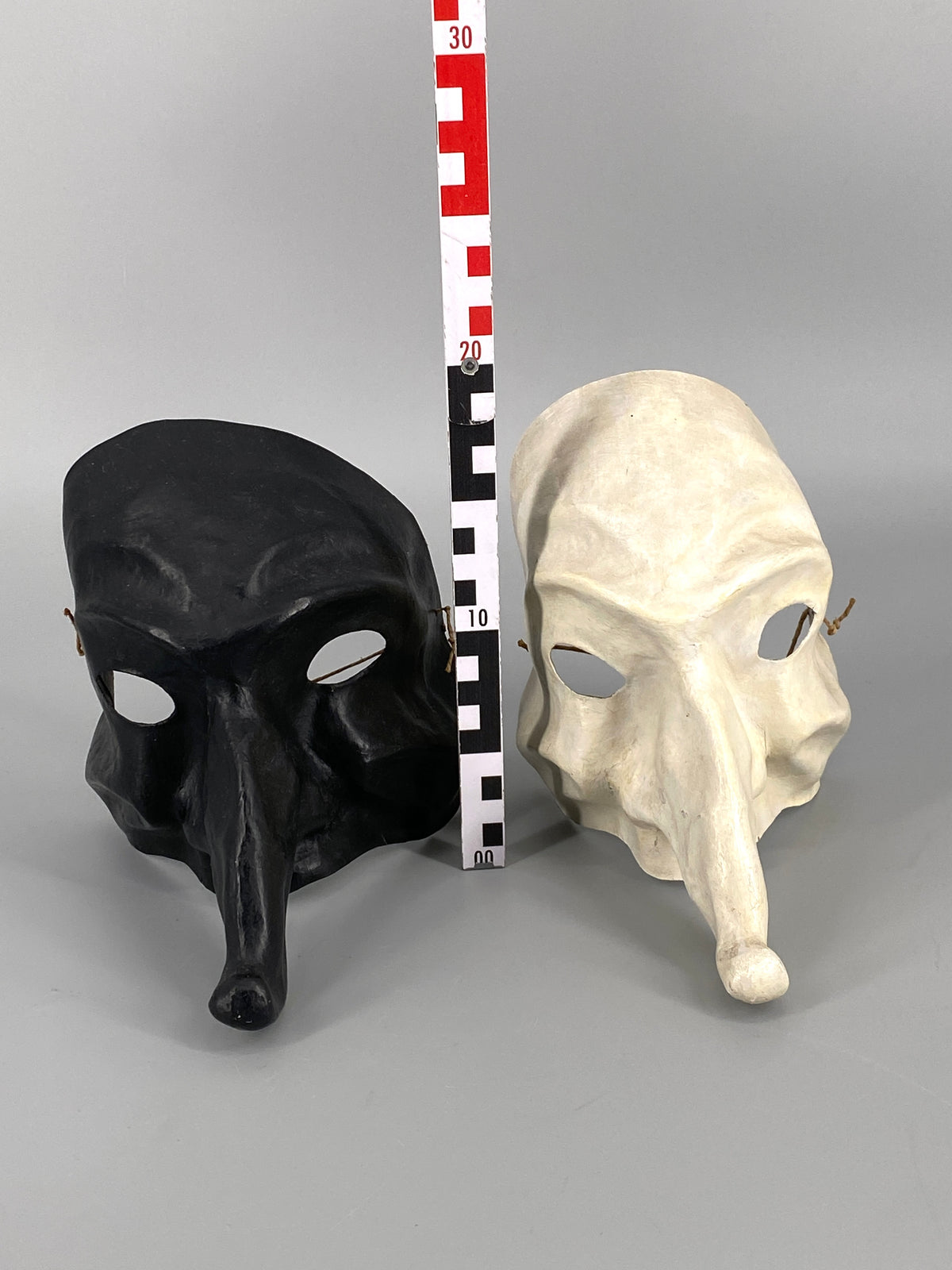2 Venezianische Pappmaché Masken "Zanni", Venedig