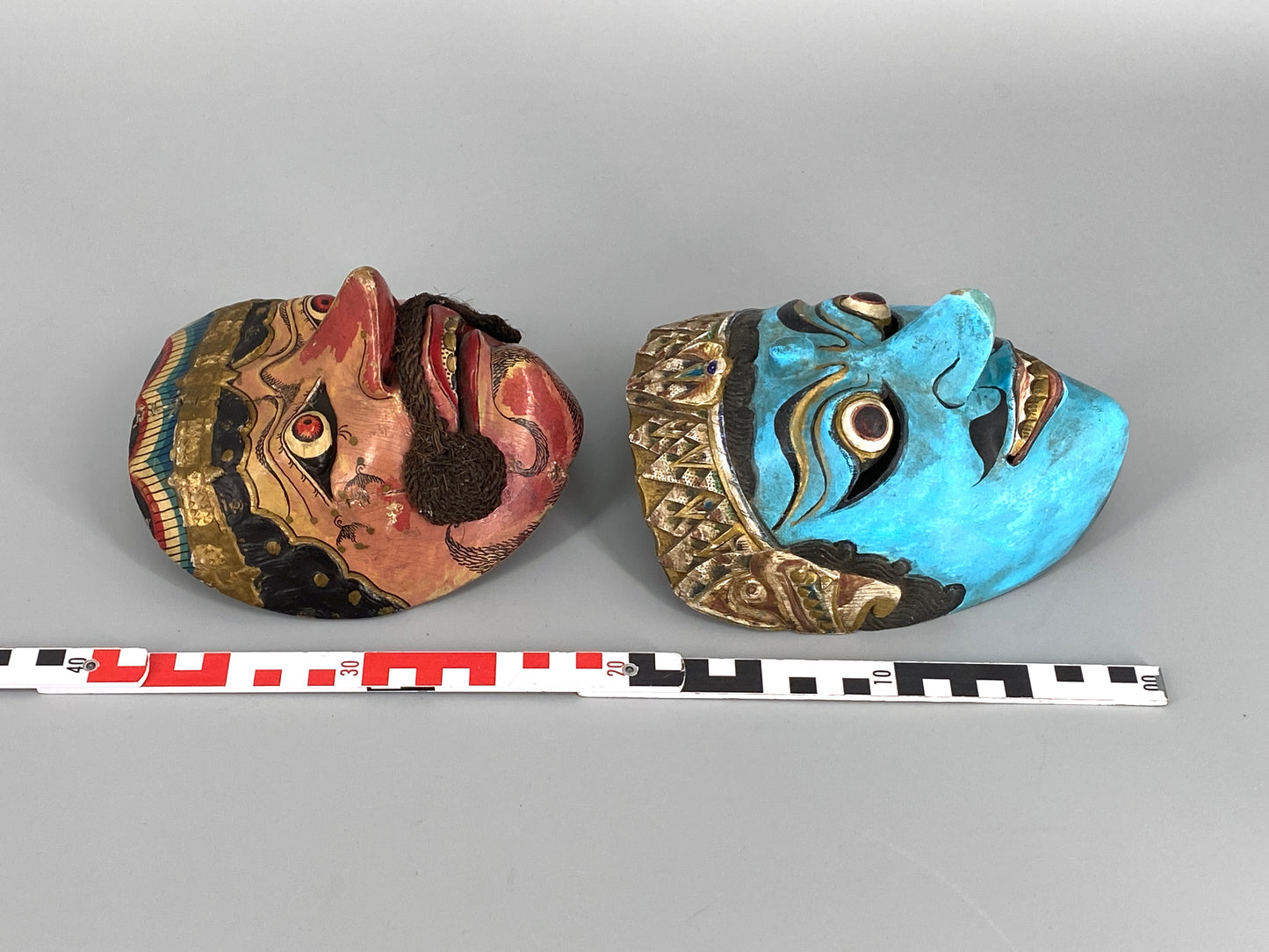 2 Wayang Topeng Handwerkskunst Masken, Indonesien, 20. Jhd.