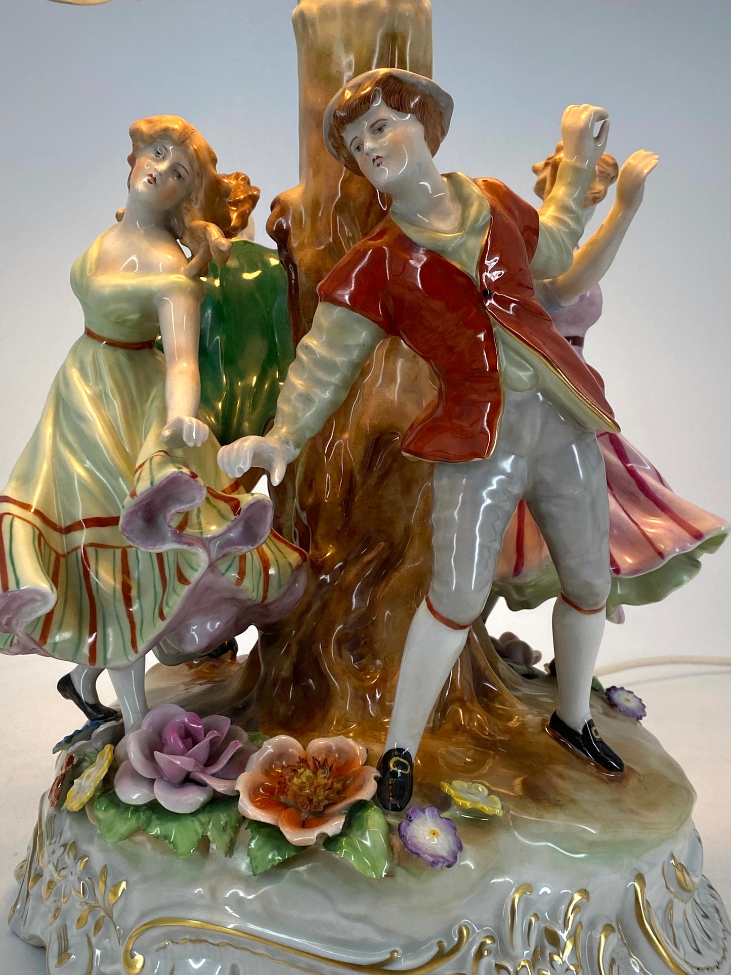 Tischlampe mit Lithophanien aus der Porzellanmanufaktur Plaue (Entwurf von Edmund Haase)