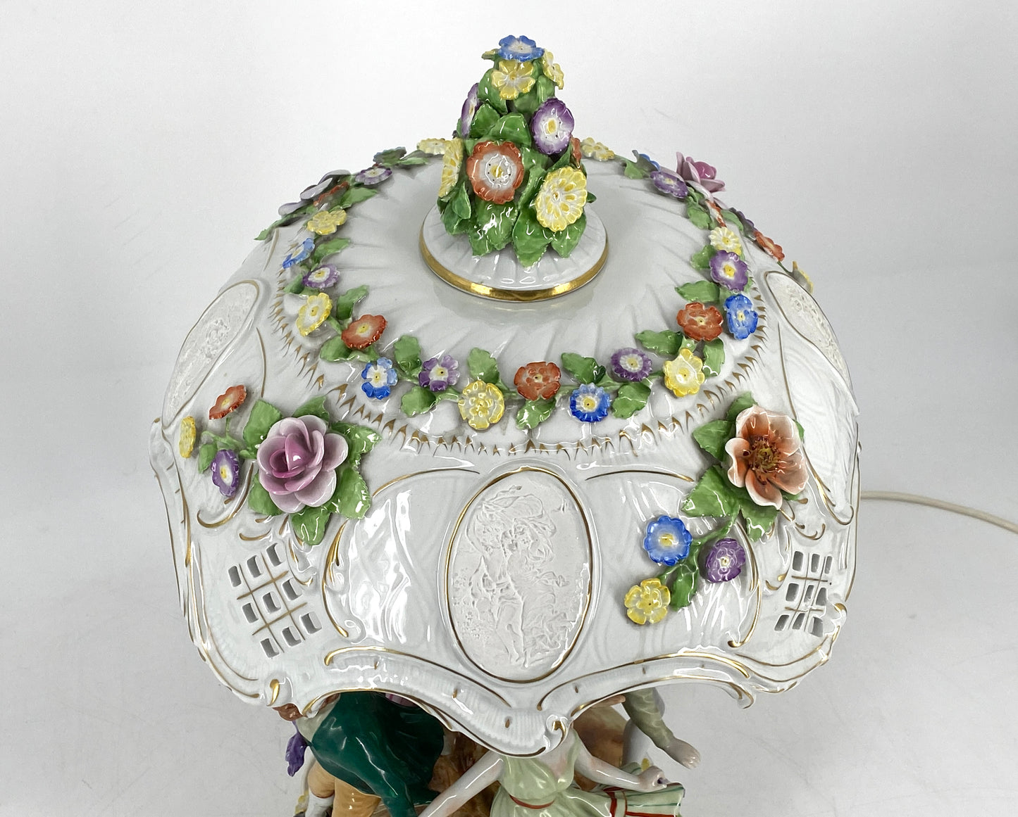 Tischlampe mit Lithophanien aus der Porzellanmanufaktur Plaue (Entwurf von Edmund Haase)