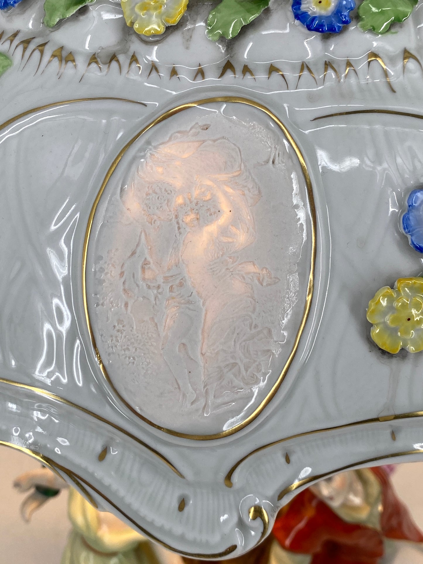 Tischlampe mit Lithophanien aus der Porzellanmanufaktur Plaue (Entwurf von Edmund Haase)