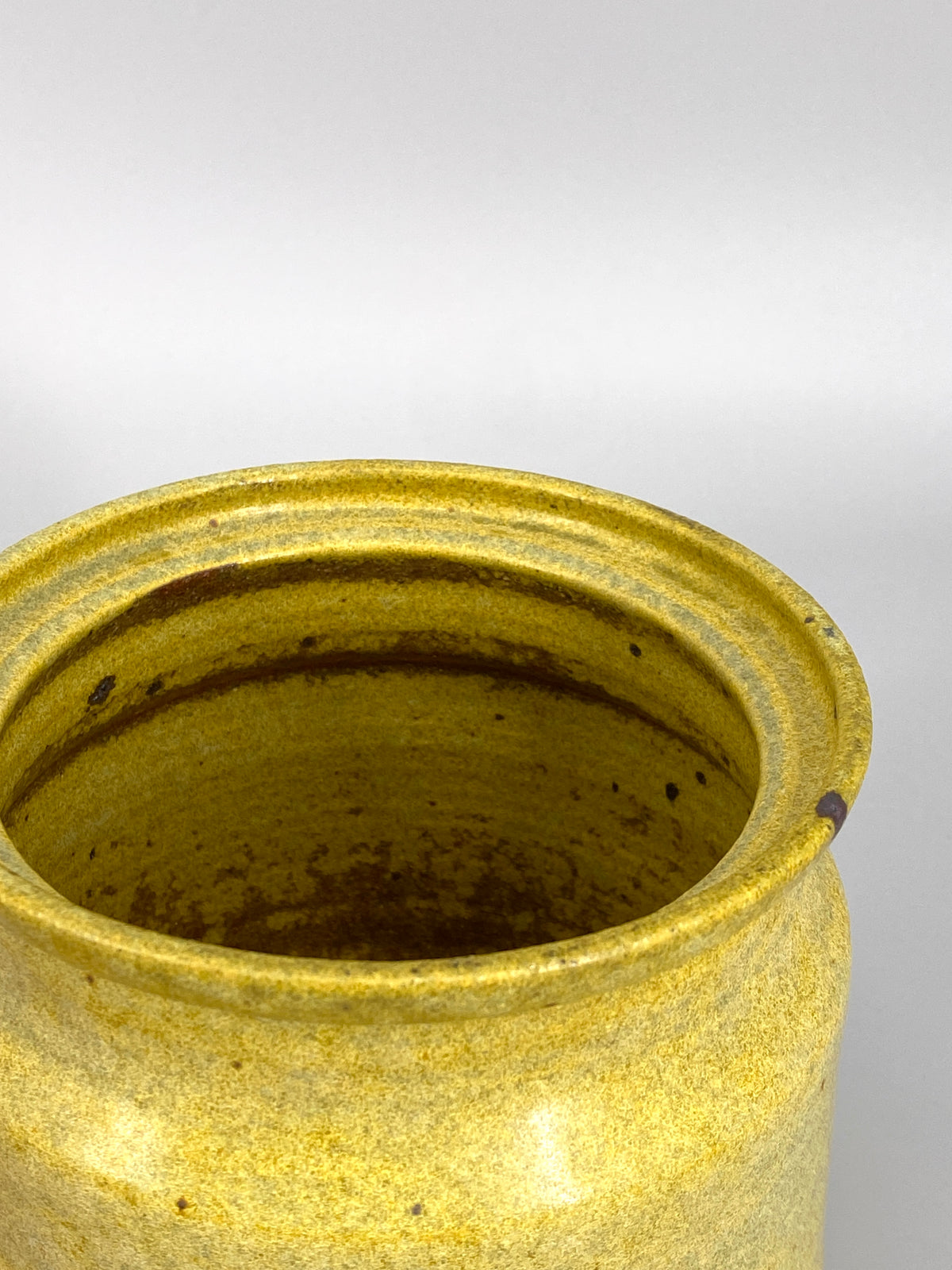 Mid Century Studiokeramik Dose von Victoria Littlejohn mit Teakholzdeckel, Kalifornien, 1970er