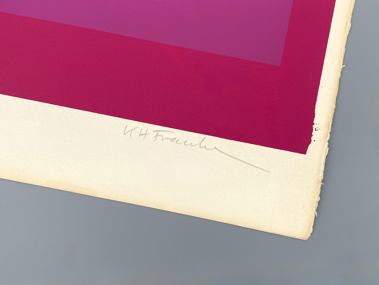 Nummerierter Siebdruck in Malvenfarbe mit Prägedruck von Karl-Heinz Franke (1916‒2006)