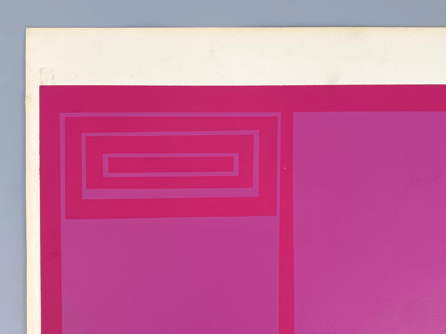 Nummerierter Siebdruck in Malvenfarbe mit Prägedruck von Karl-Heinz Franke (1916‒2006)