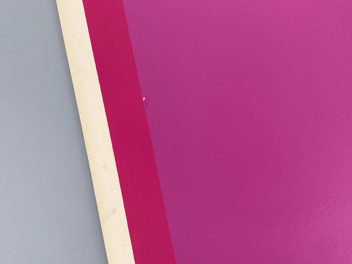 Nummerierter Siebdruck in Malvenfarbe mit Prägedruck von Karl-Heinz Franke (1916‒2006)