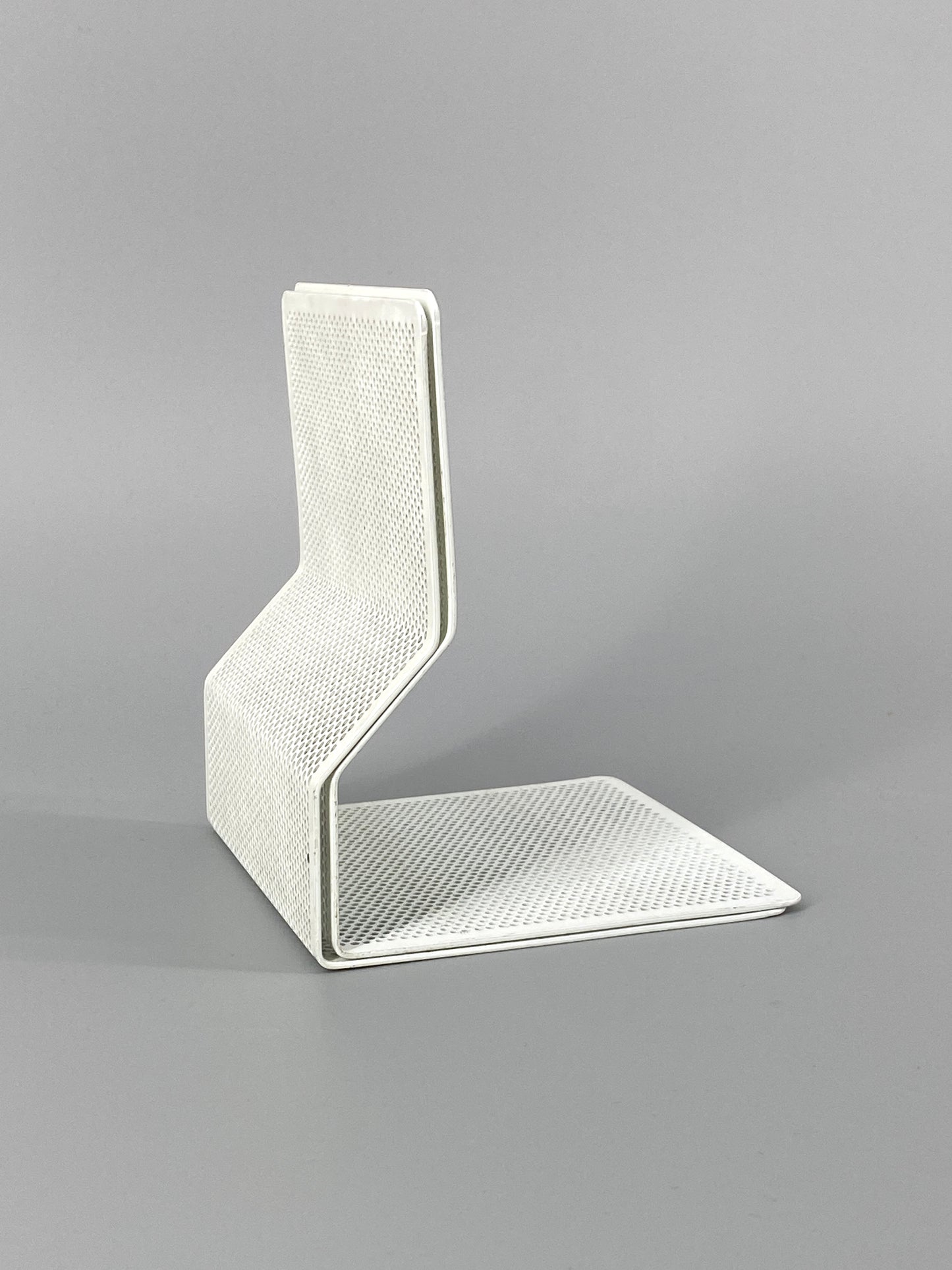 1 Paar Buchstützen aus weißem, perforiertem Metall, 1980er