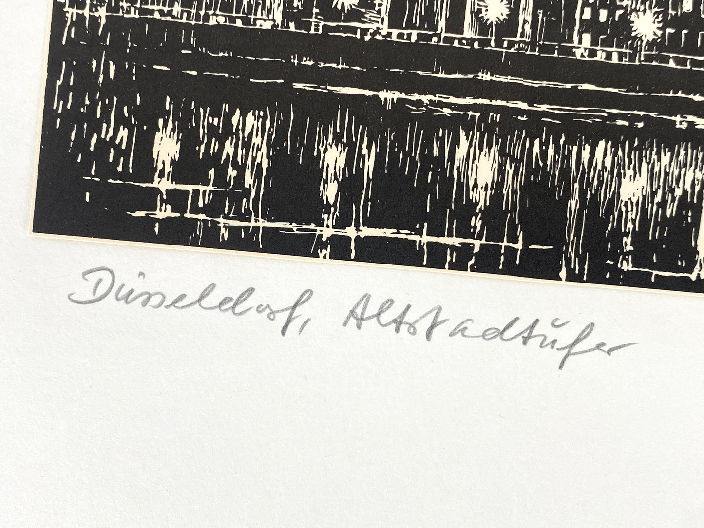 Signierter Holzschnitt "Düsseldorf Altstadtufer in der Nacht"