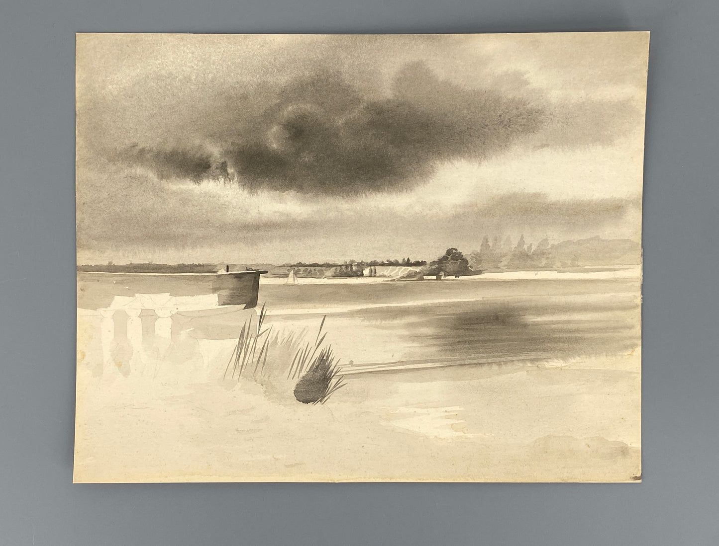 Zartes, monochromes Aquarell "See mit Segelboot"