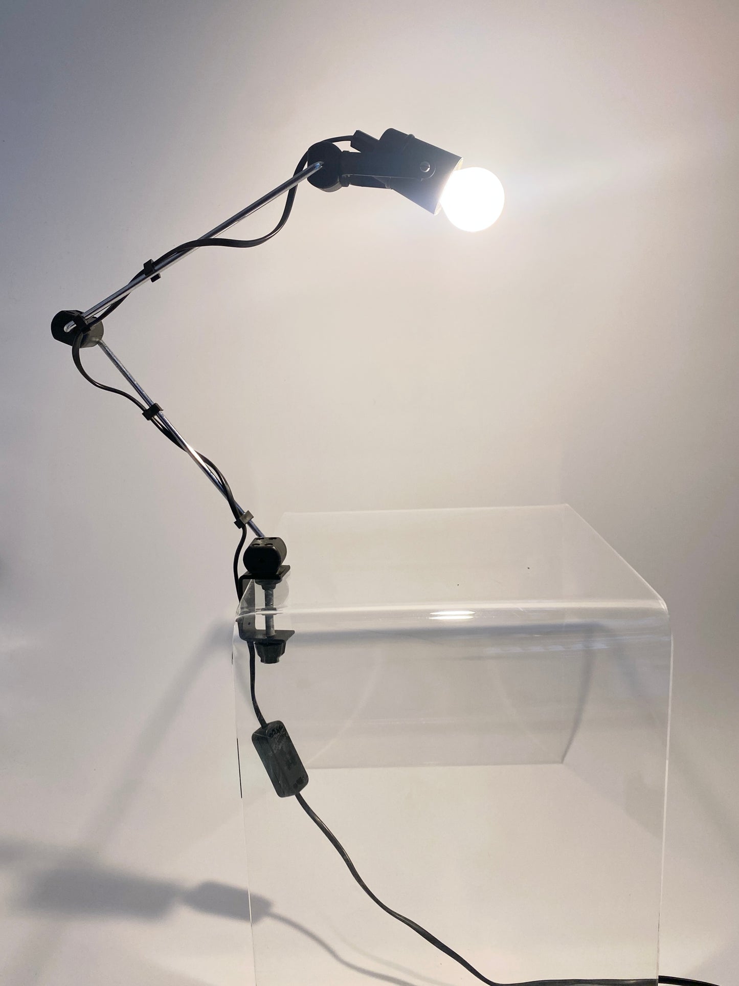 Schreibtischlampe, Klemmlampe im Industriedesign der Klassischen Moderne