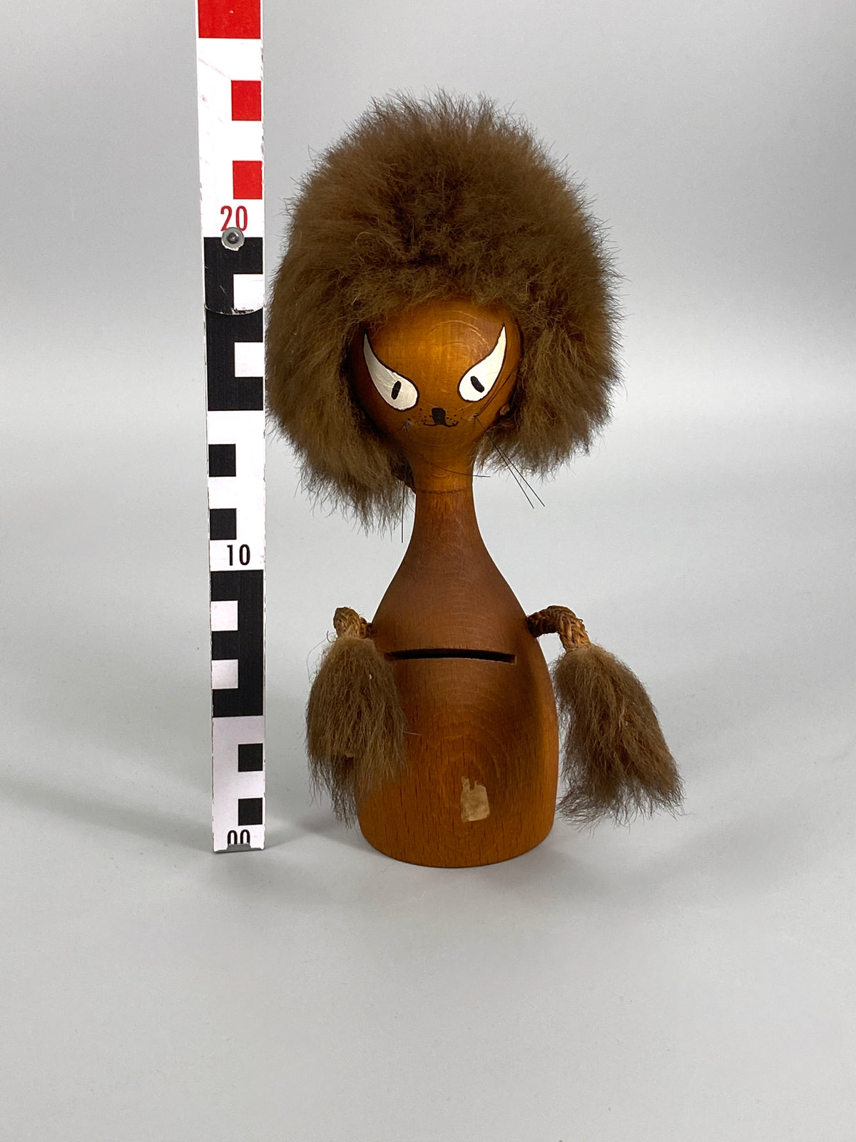 Mid Century Figur aus Teakholz / Spardose, 50er